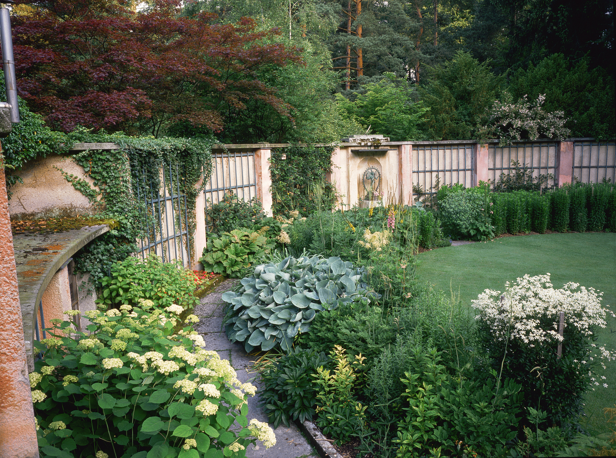 装修小庭院文案 春天 20字之内