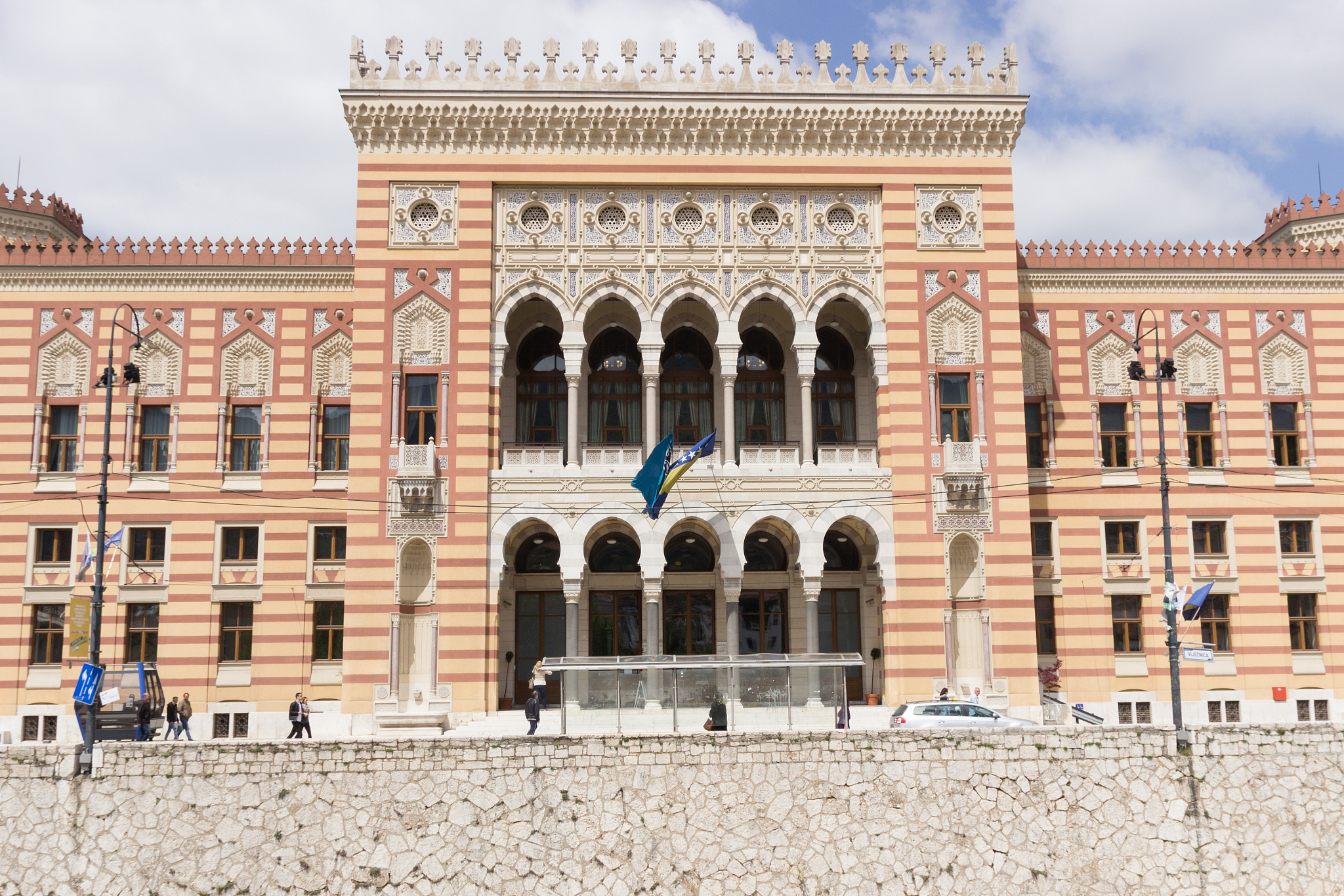 An introduction to Plato in EnglishPlato The exact place and time of Platos birth are not known but it is certain that he belonged to an aristocratic and influential family Based on ancient sources mo