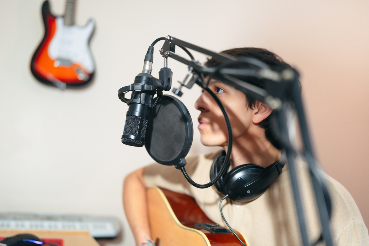 学录音艺术后悔？就业前景与学习挑战需深思熟虑