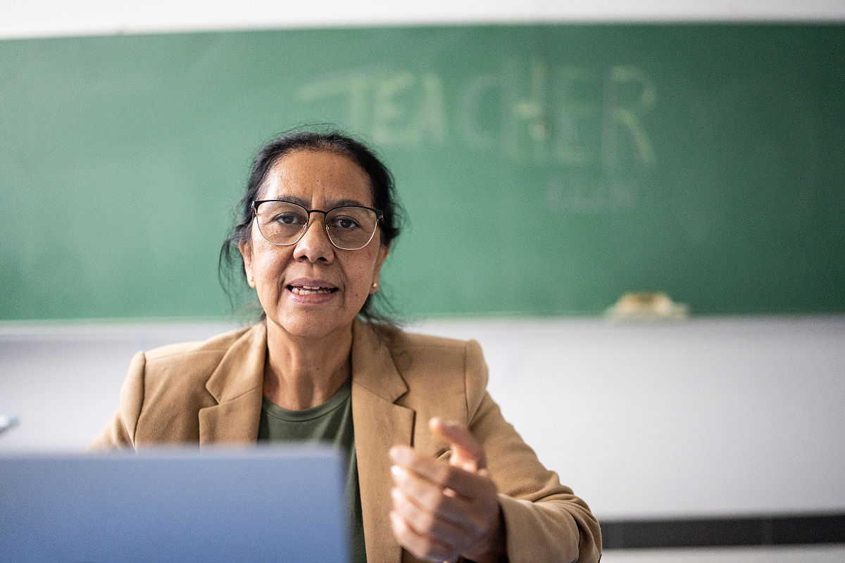 帅气与才华并存！科学沈老师，我们学校的骄傲！