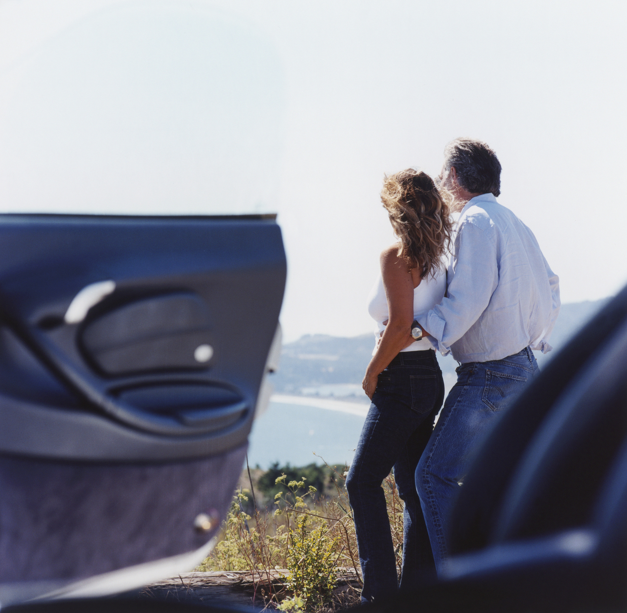 坐在男朋友的脖子