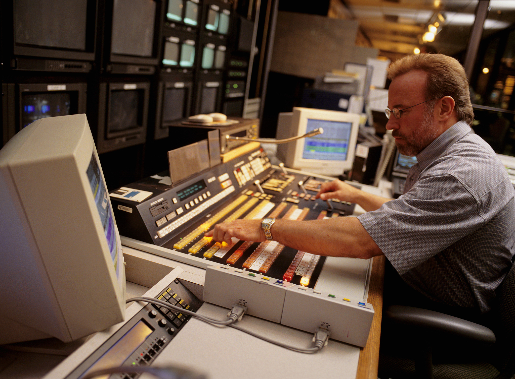 新媒体时代非虚构写作的多媒体形式探索