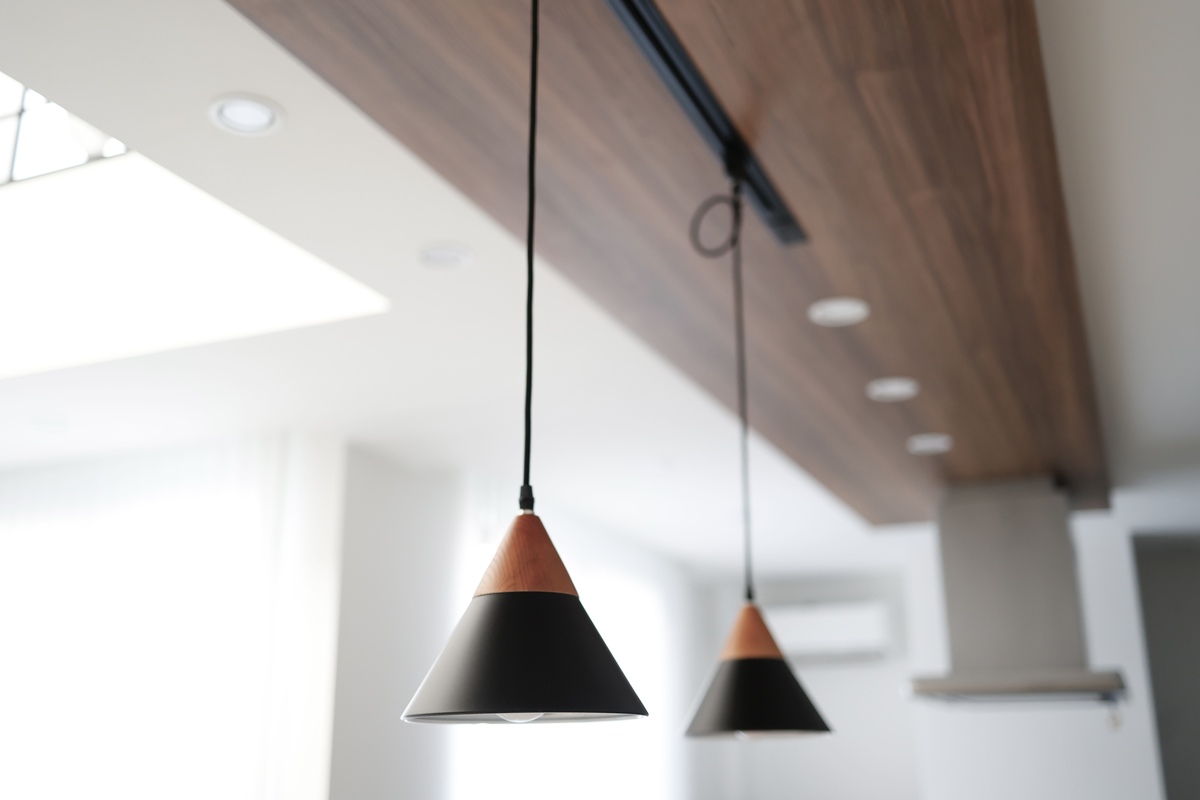 20秒抖音爆款！美克美家极简风桌灯，点亮你的家居生活