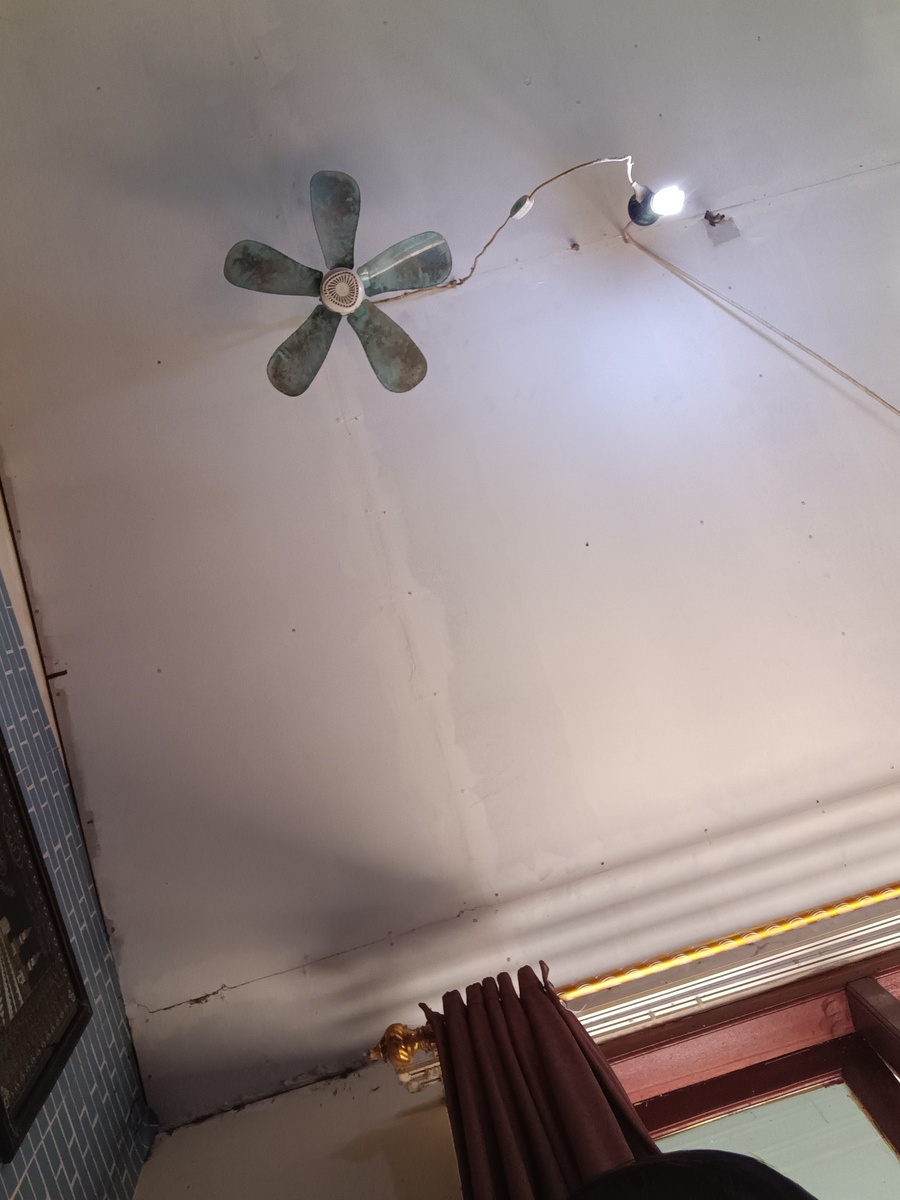 空调通风管老化被老鼠咬断？立即更换！