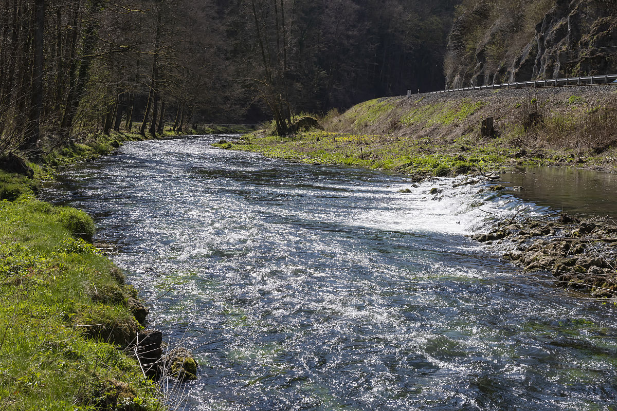 3000字的福建厦门河湖整治工程二级资质新办及转让多少钱要求语言生动活泼 重复率低于20 文章结尾加一句小吕谈资质