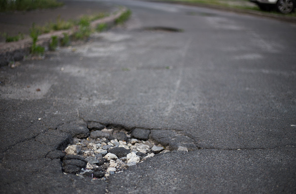 请对土木工程专业论文《 黄石道路桥梁施工中混凝土裂缝的成因及应对分析》的5 混凝土裂缝的监测与评估 52 评估指标进行写作 最好有图表统计保证其内容合理性不要乱写：