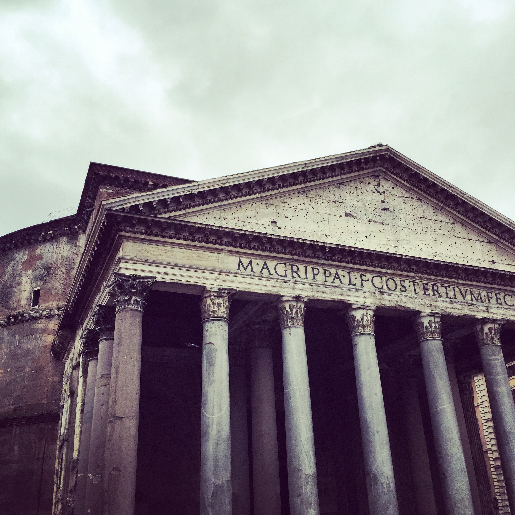 中西方建筑差异：文化、材料、设计思维的碰撞