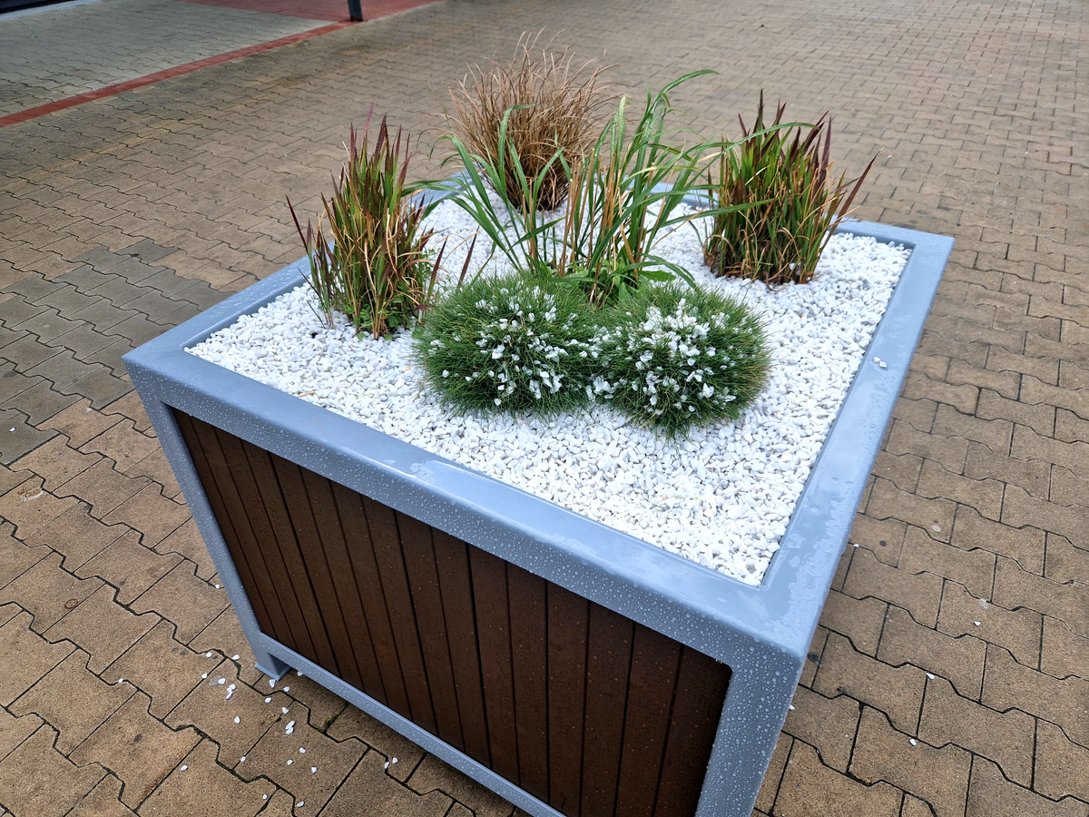 小区花箱绿植造景设计：美化环境，提升生活品质