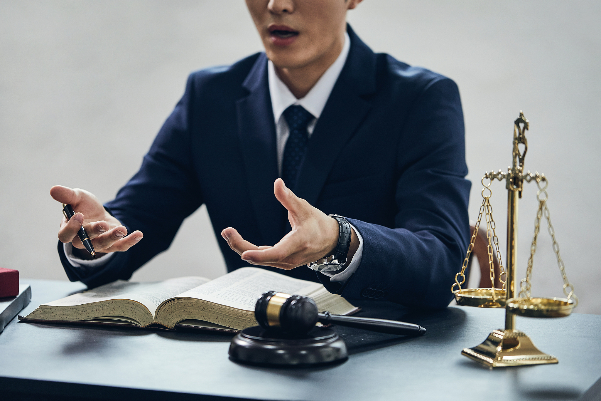 写一份1000字的法院实习yi yi