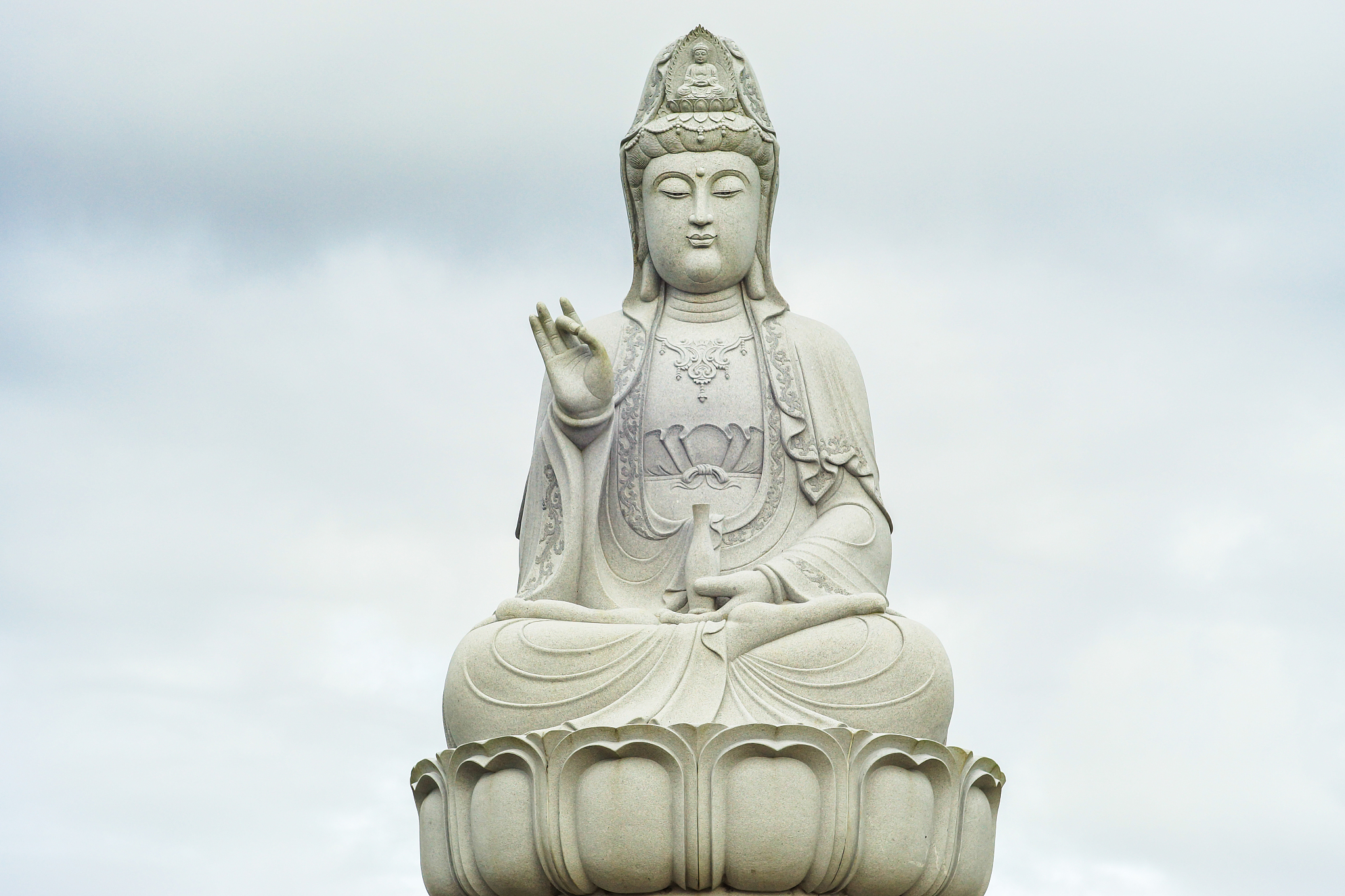 观音菩萨是男是女？解读观音菩萨的性别之谜