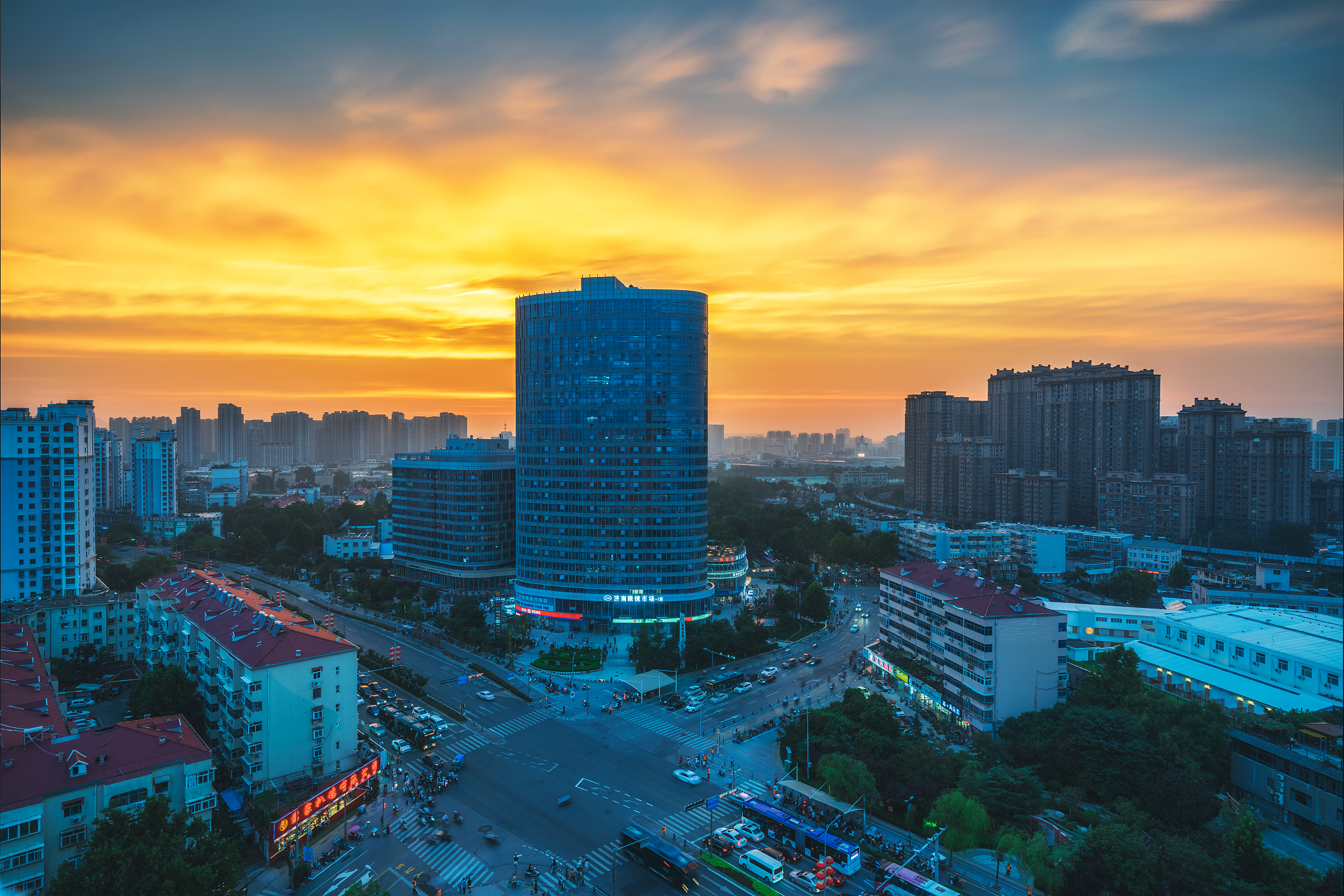 济南市天桥区明湖广场晚霞