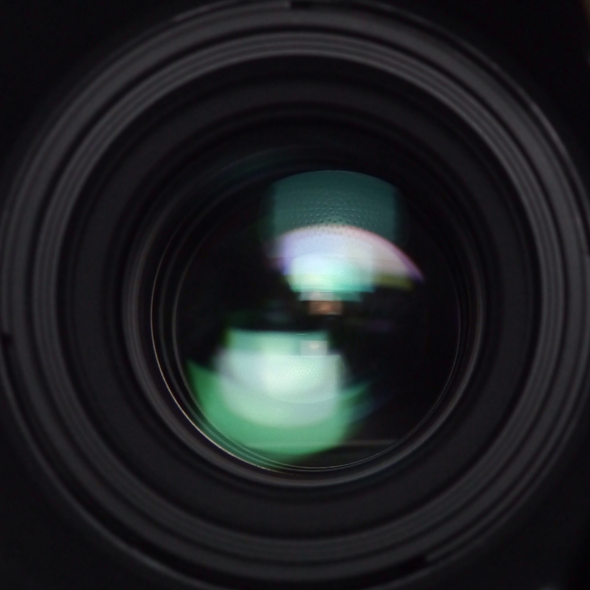 推荐几款2000元到3000元锐度较高的全画幅相机镜头