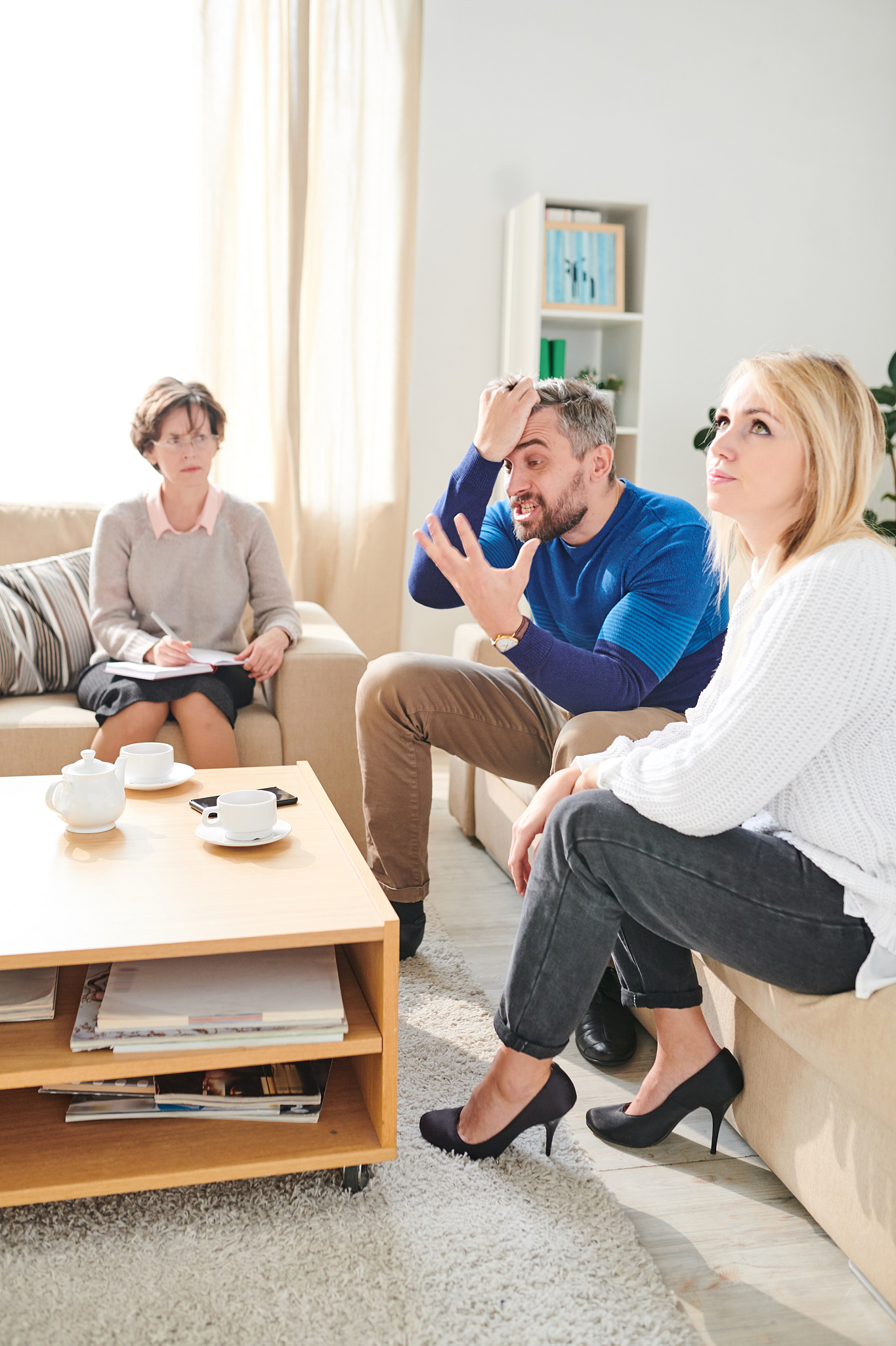用钱砸女人的男人心理