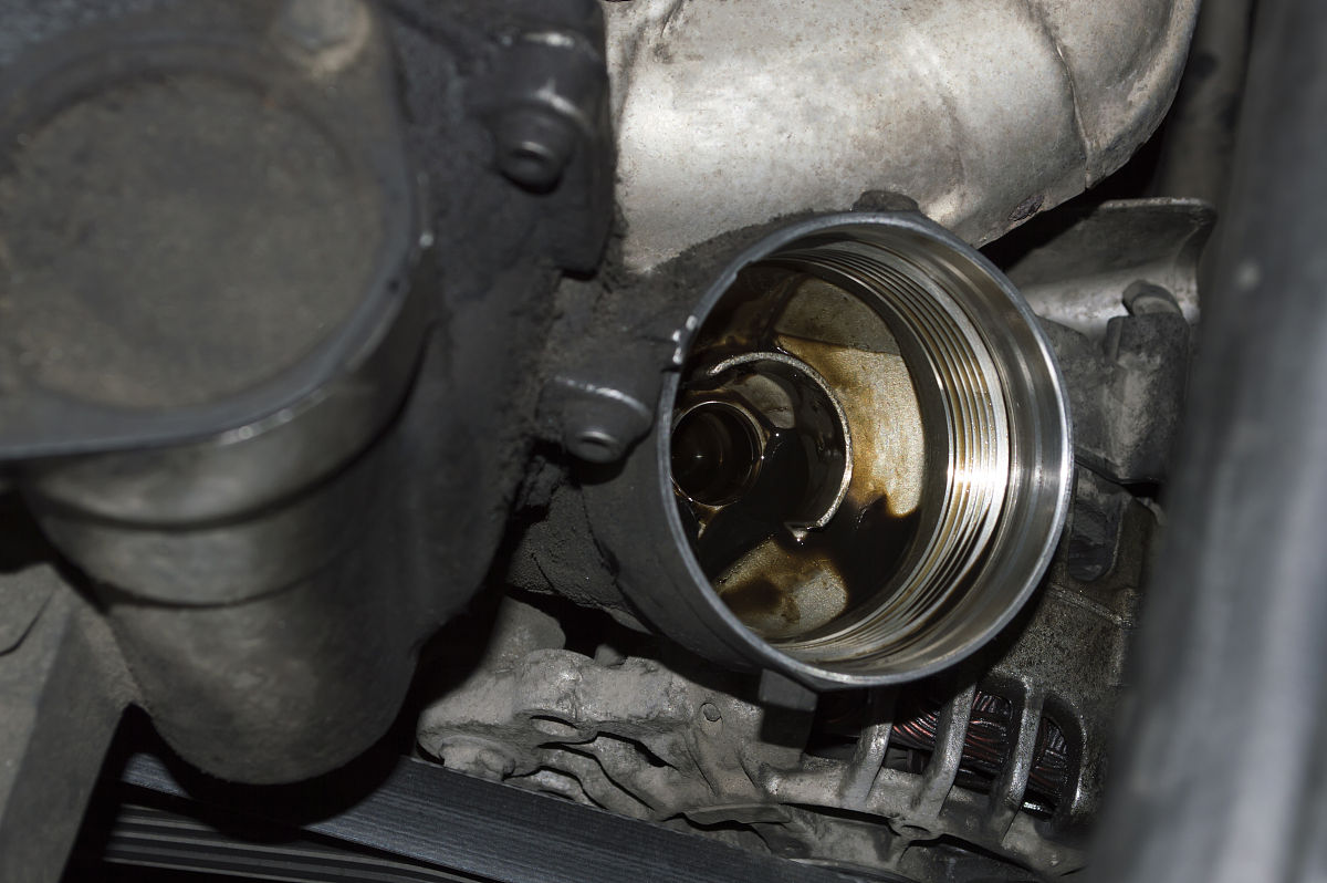 江淮瑞风柴油机头漏油原因分析及解决方法