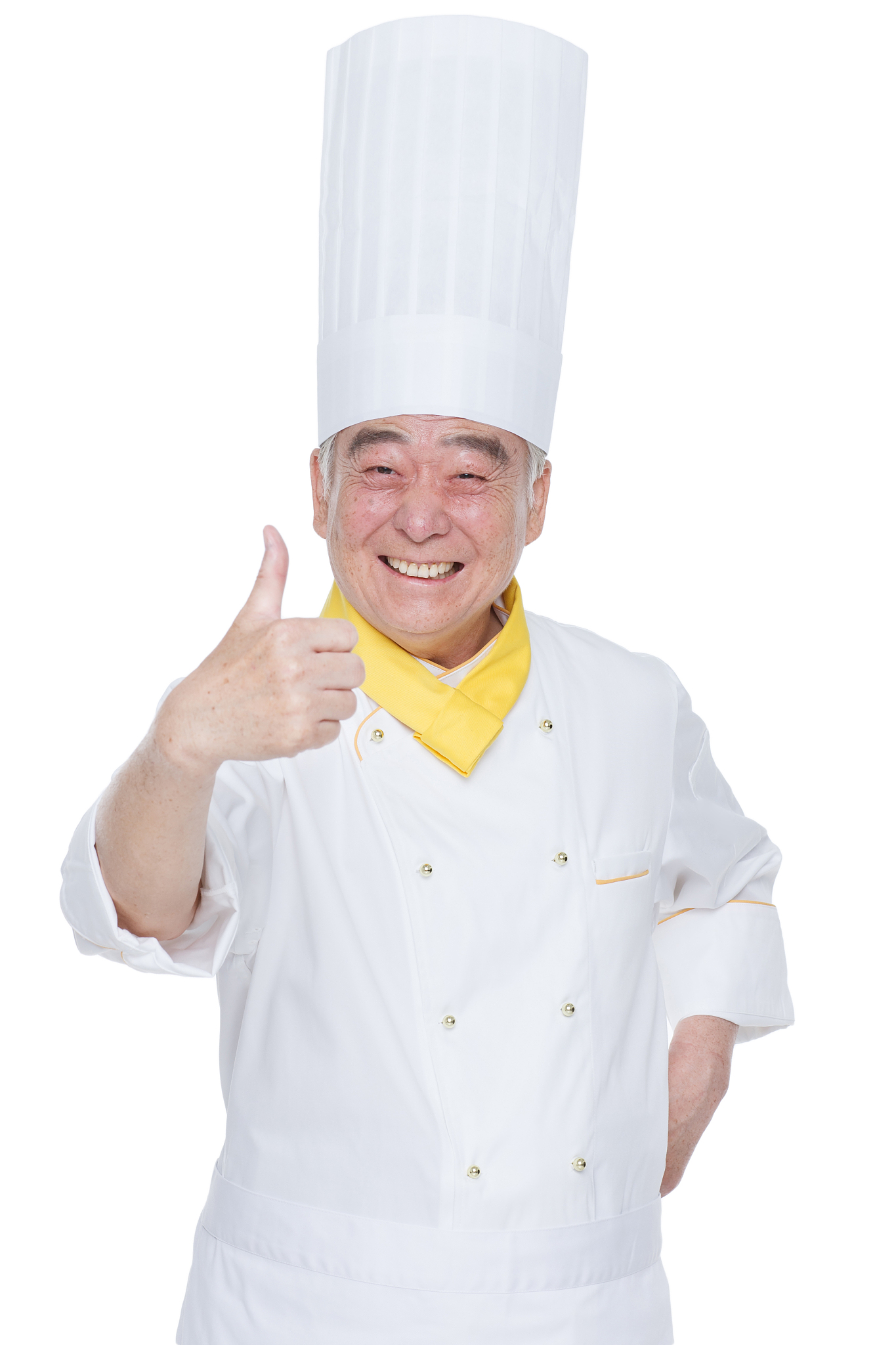 一个老年男人穿着厨师服翘起大拇指