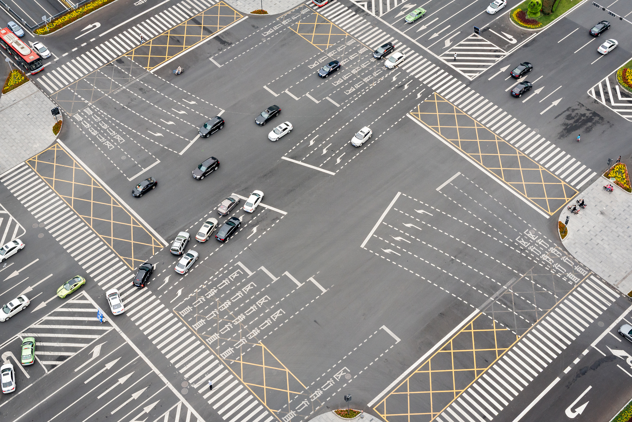 成都工业学院王牌专业：机械、建筑、电子信息工程