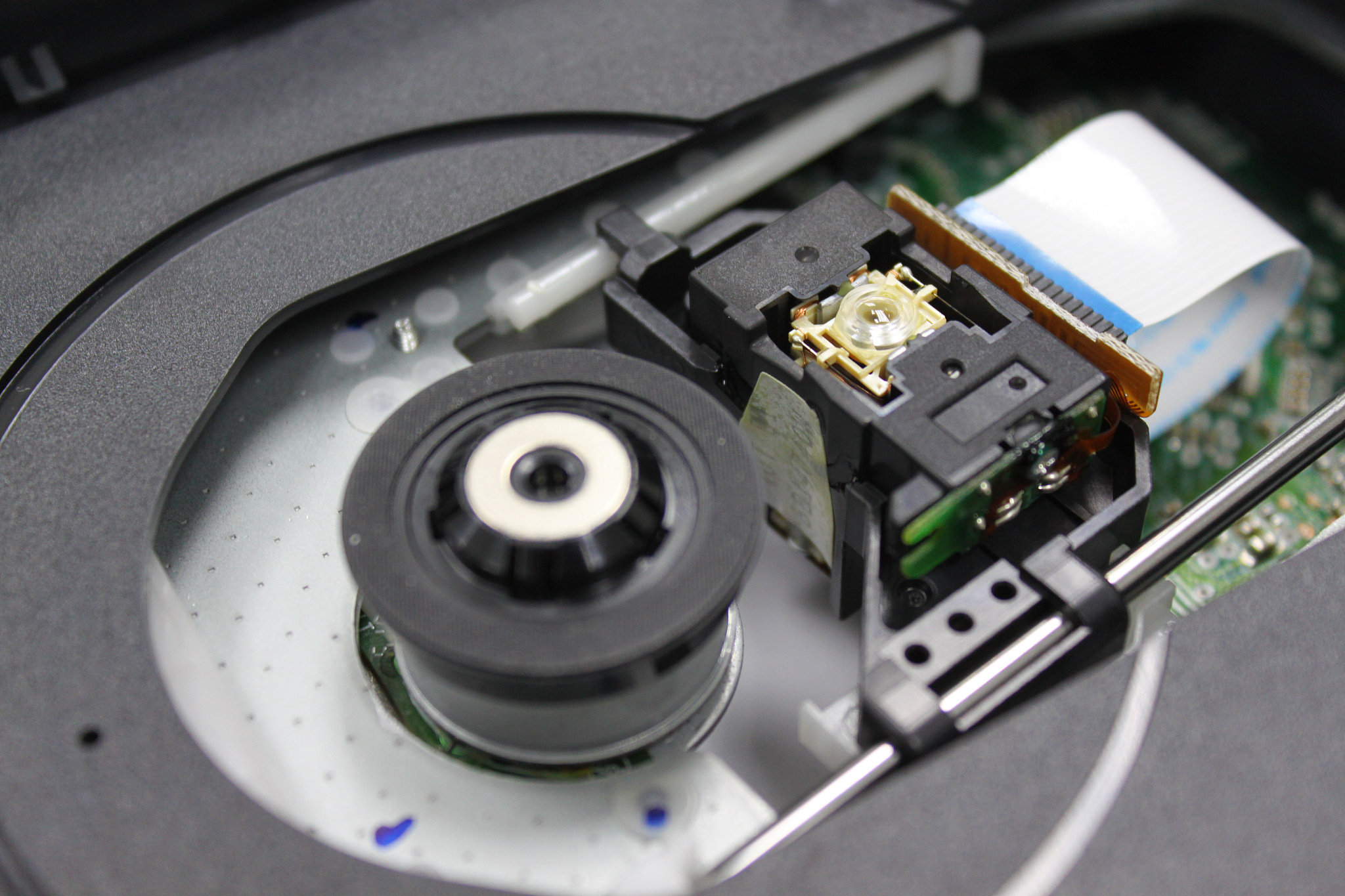 小度音箱充电口坏了怎么办？拆卸维修步骤详解