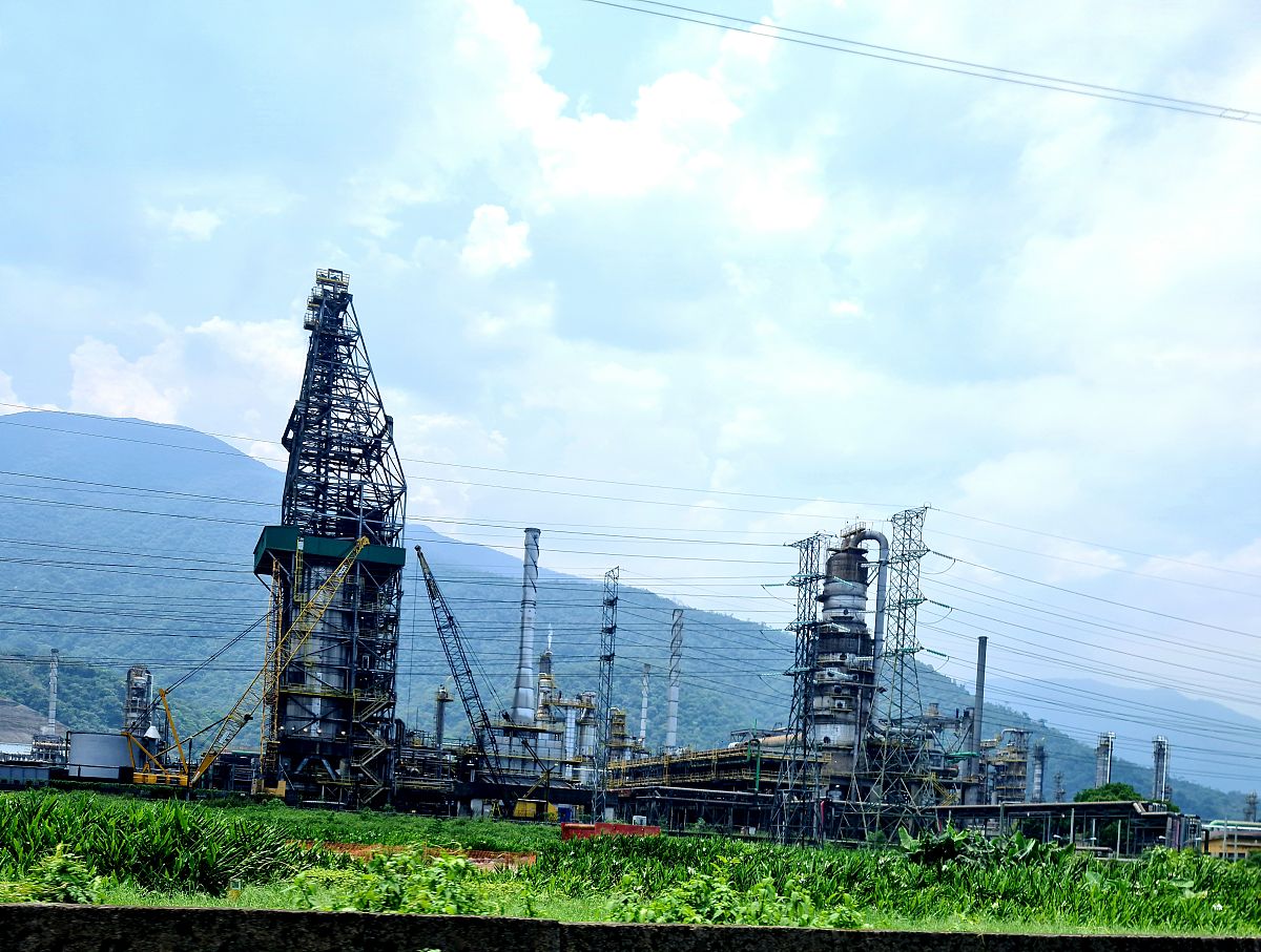 能源勘探与开发：寻找与利用能源资源