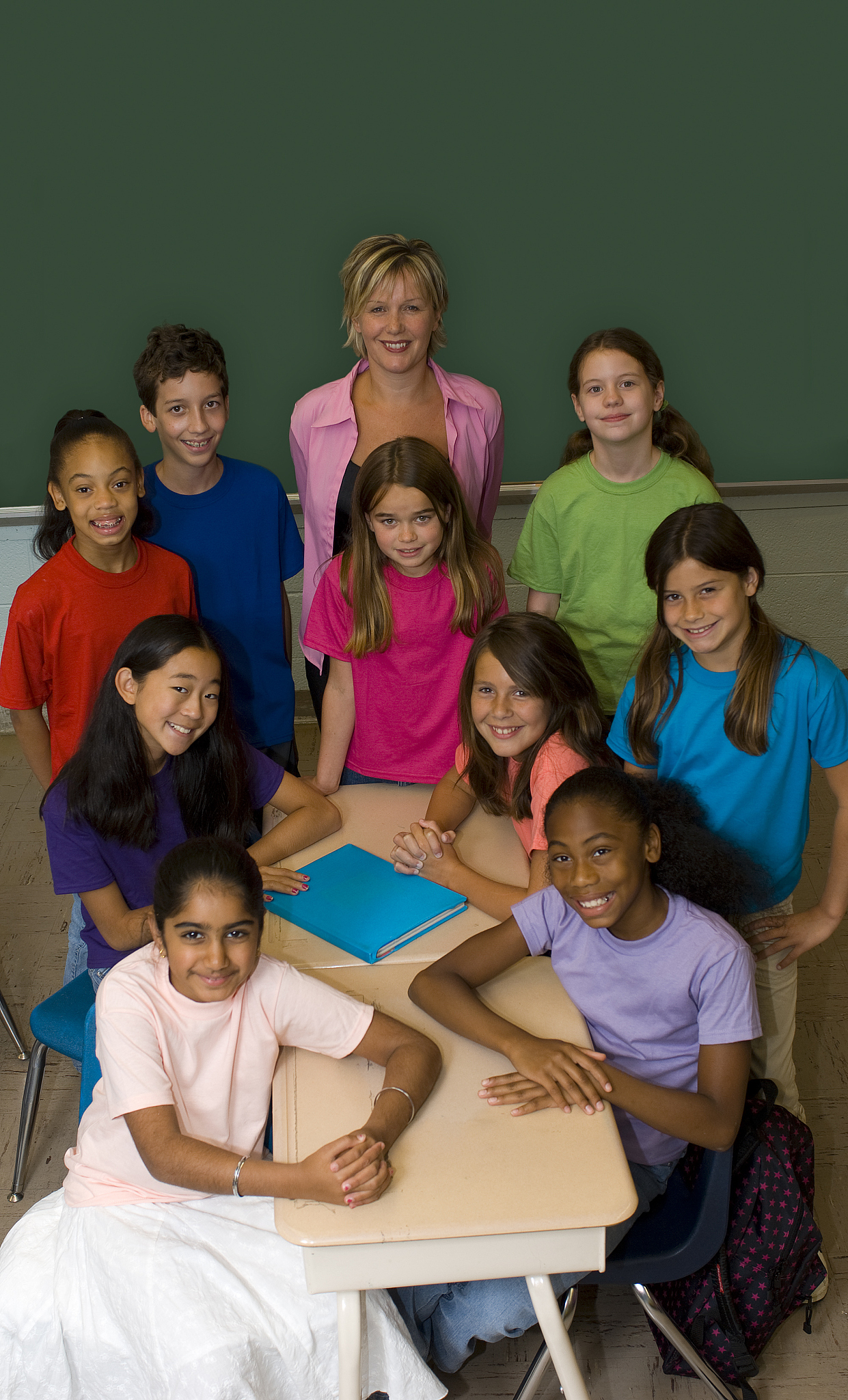 随机生成一份十多句小学英语课堂对话