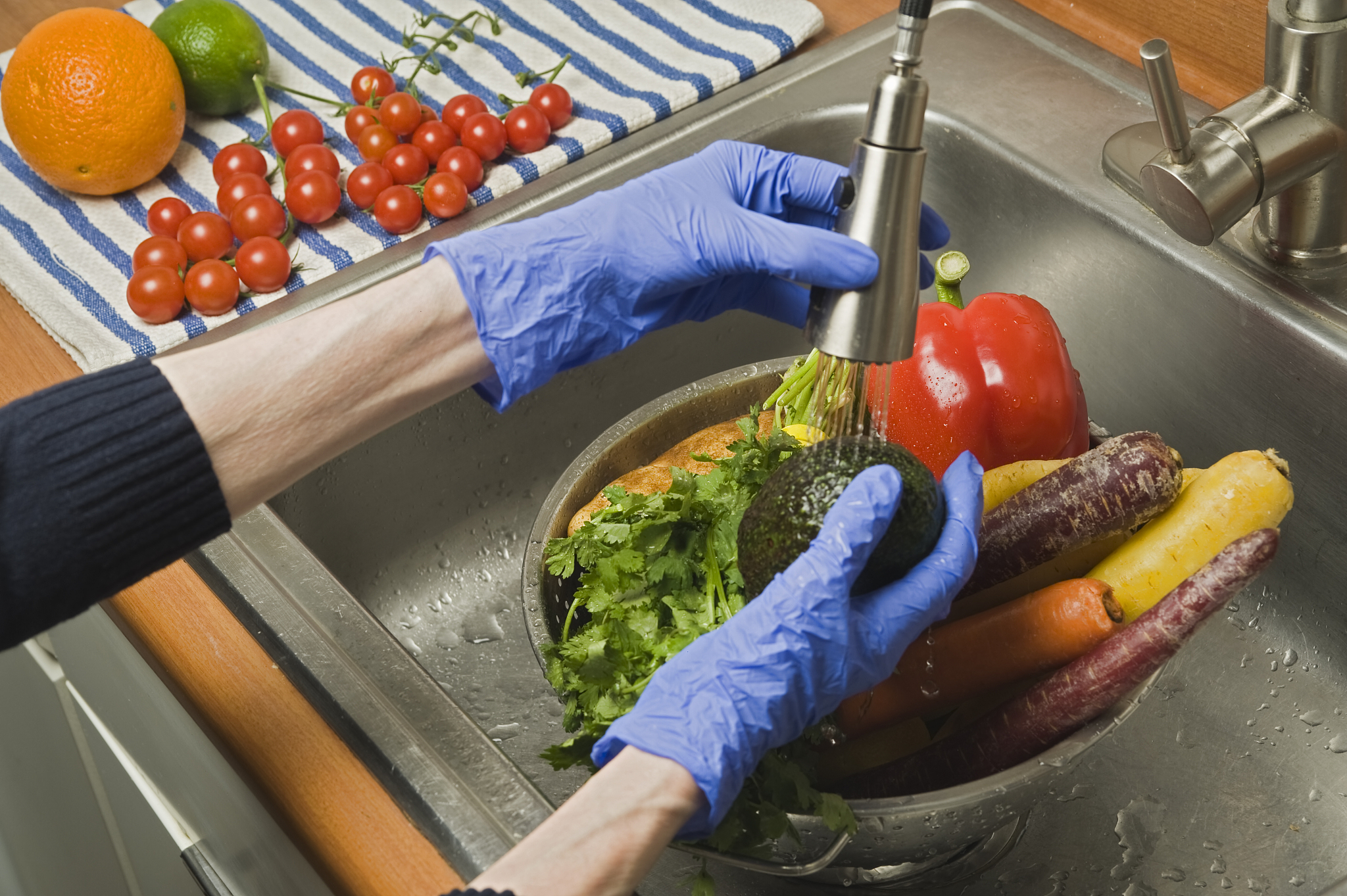 买回来的蔬菜，怎么去农药残留?