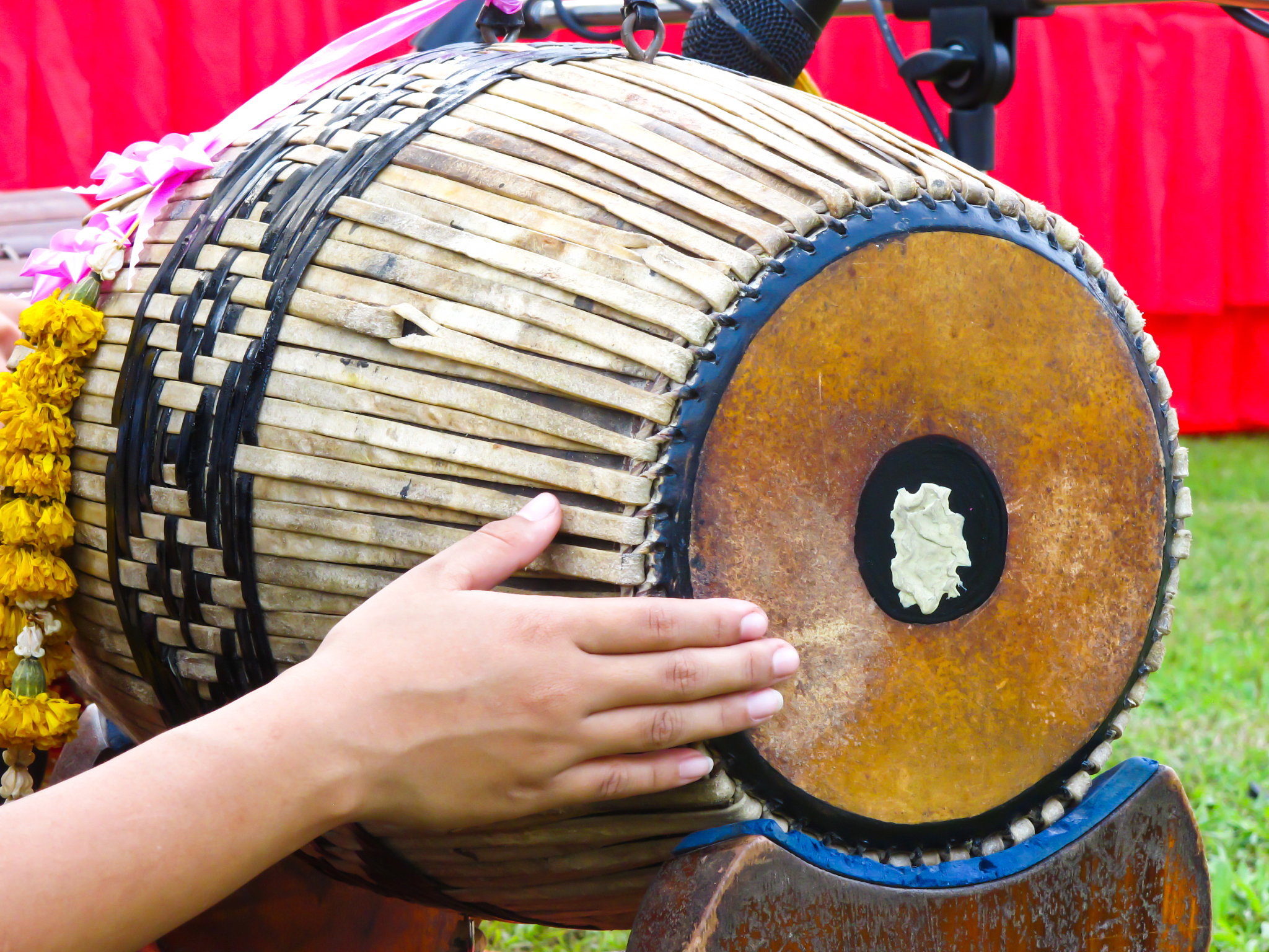 锣鼓咋样 用250字帮我描述