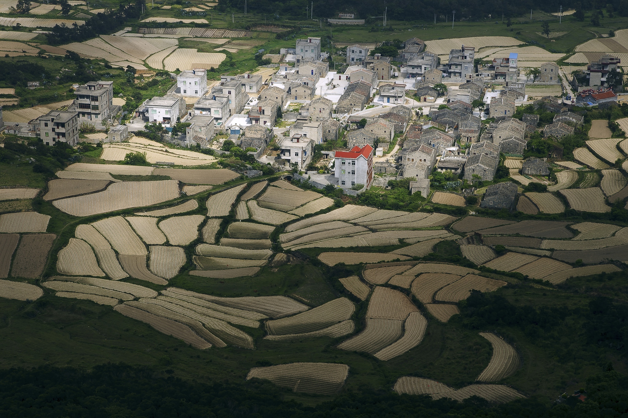 《乡土中国》解读：地理环境对聚村而居的影响