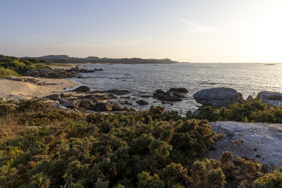 海口火山口公园距离海边有多远