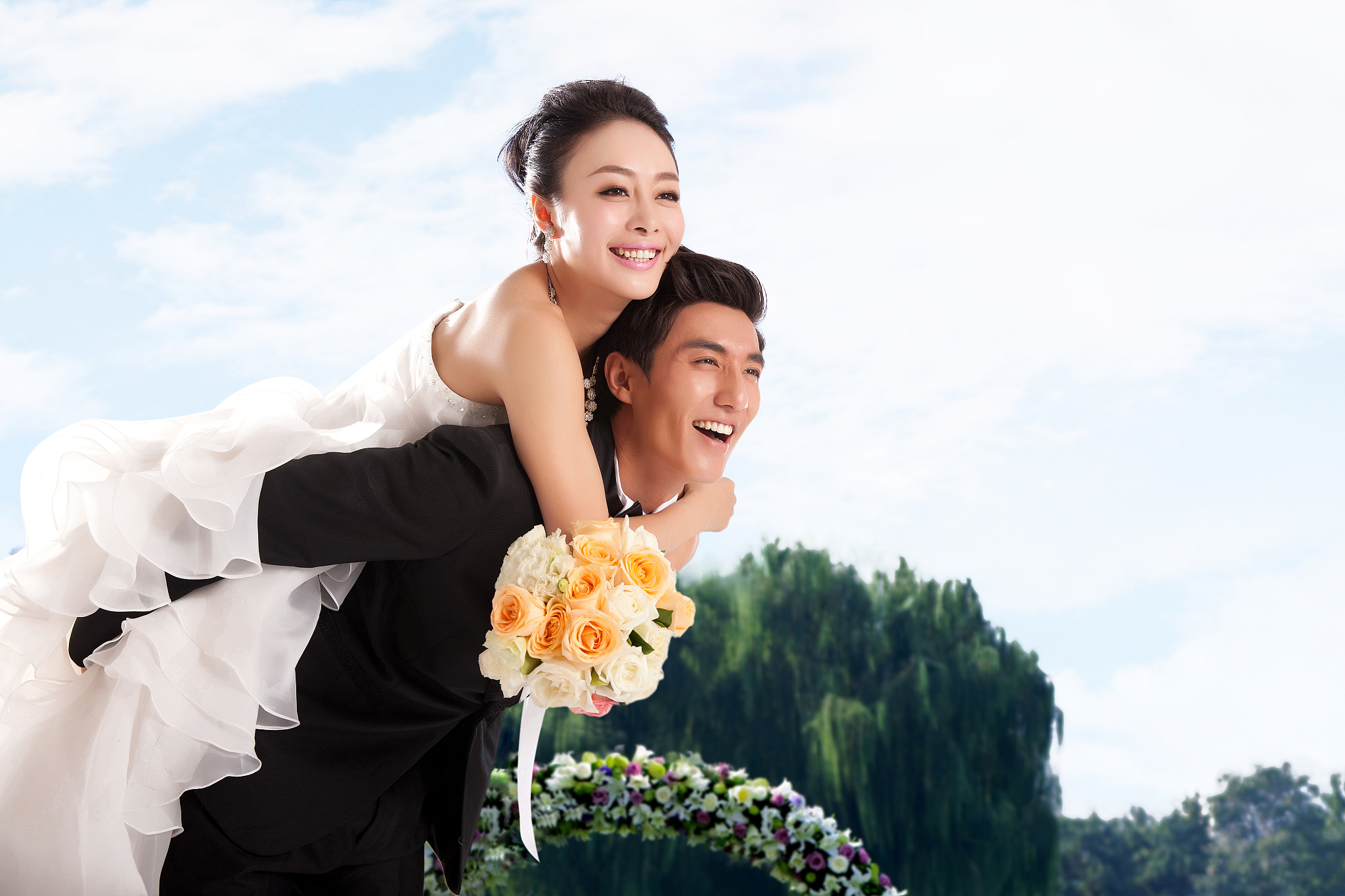 最近拍摄了一组婚纱照帮我写个文案