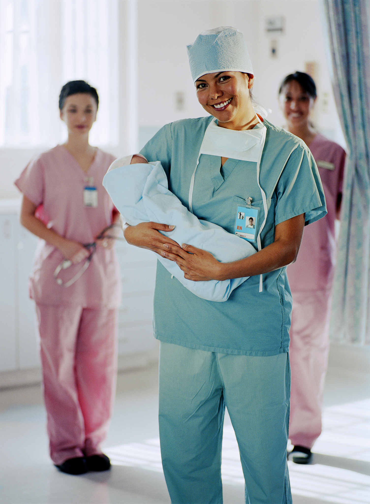 编一个女医生尿裤子的故事