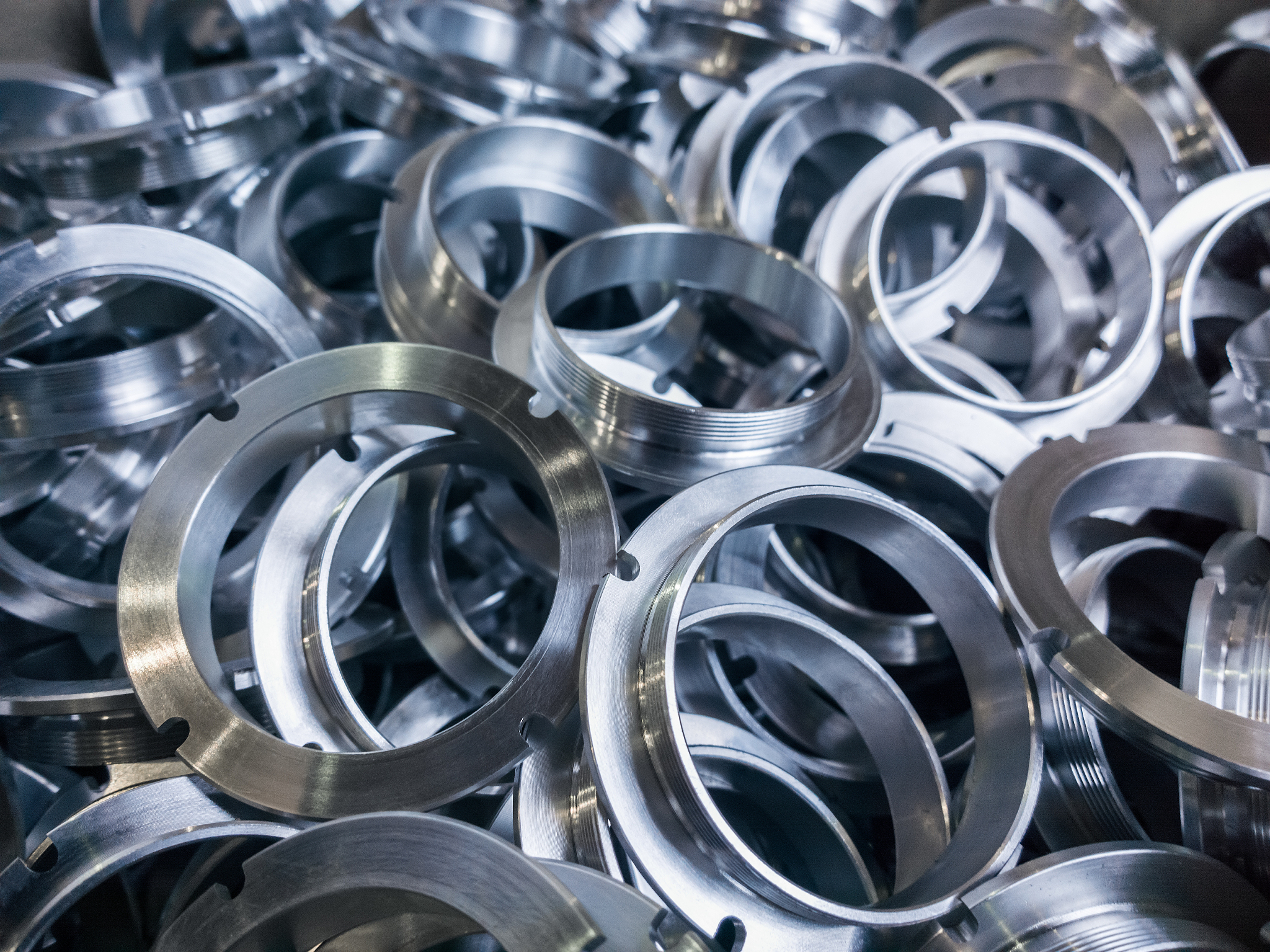 轴承材料种类及应用：钢材、铜合金、聚合物、陶瓷