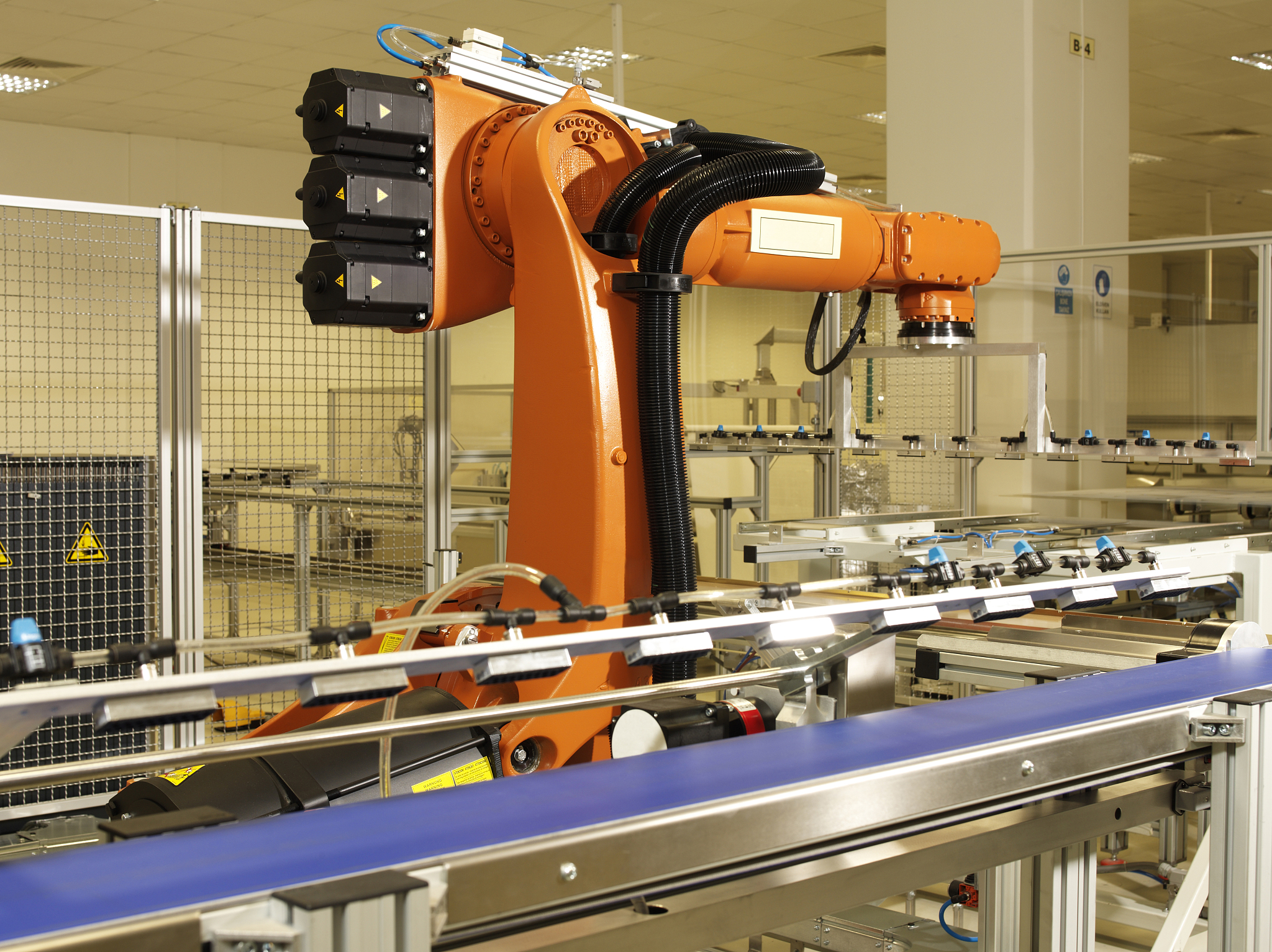 贵州2023年适合男生的中专学校专业推荐 - 机械制造、电子信息、建筑类热门专业