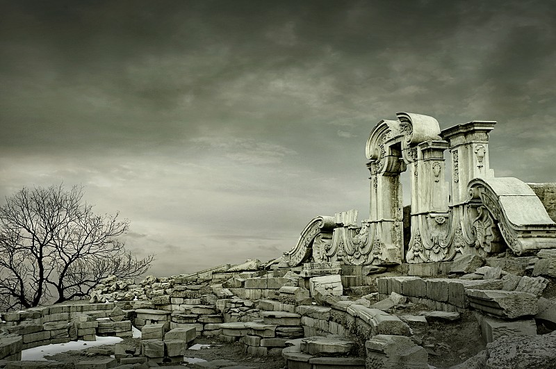 旧社会中国：屈辱与复兴的史诗