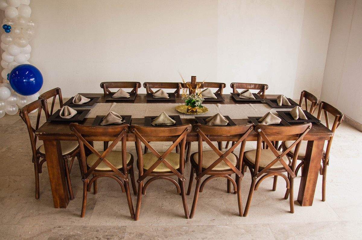 实木西餐桌价格：从几千到上万，如何选择？