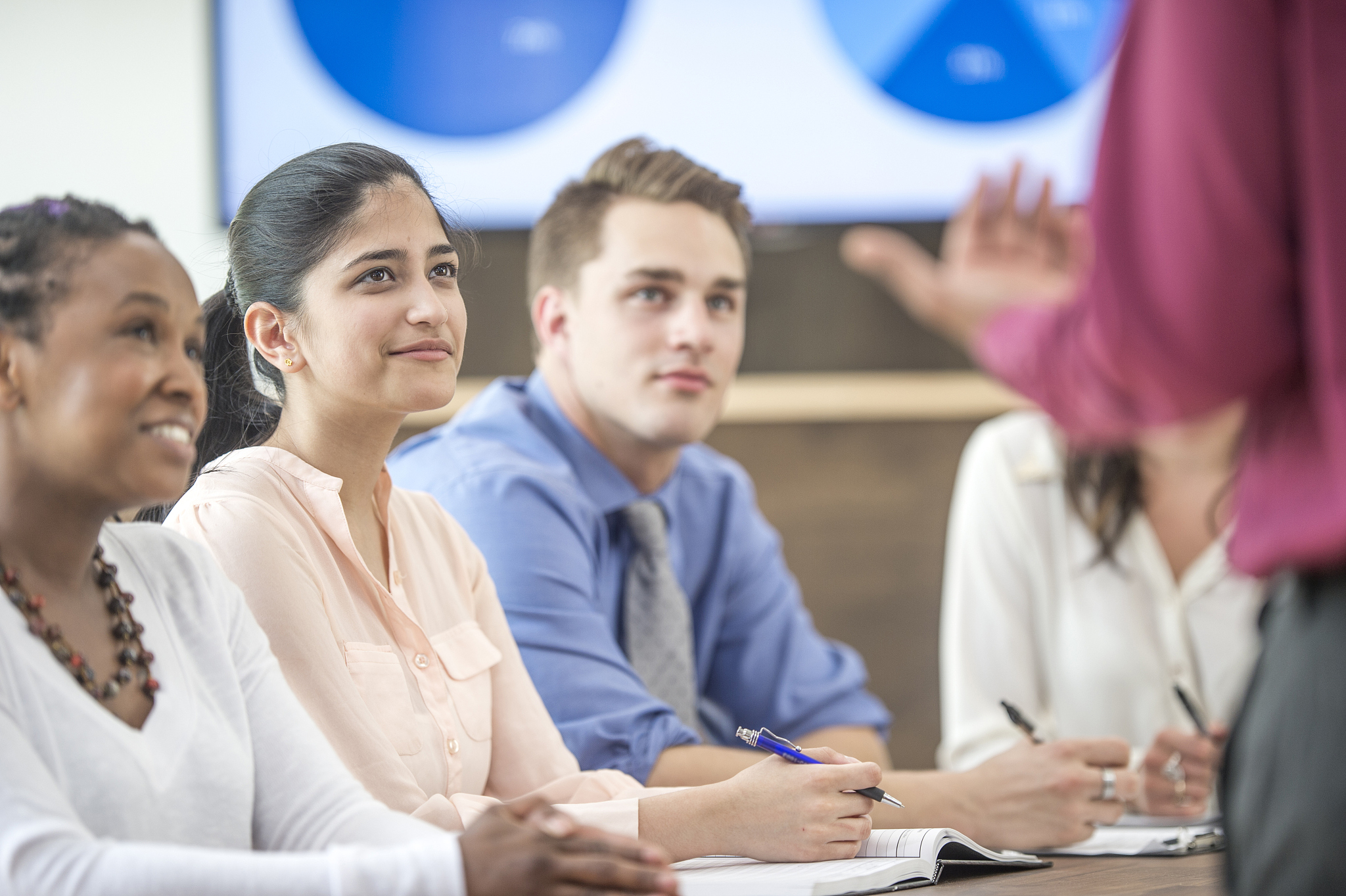 分析A公司绩效沟通与反馈机制形同虚设是A公司绩效管理存在问题的原因不少于500字。