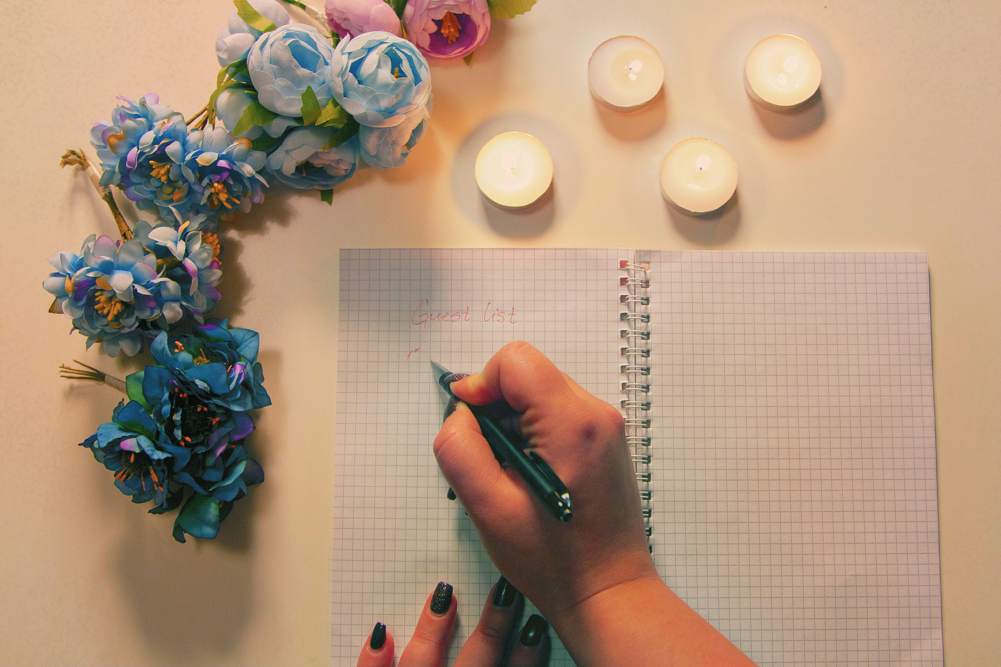 我想在小红书发关于婚礼的笔记 应该怎么写文案