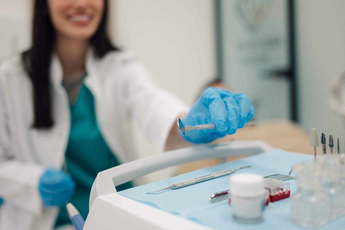 口腔医学专业前景分析：机遇与挑战并存