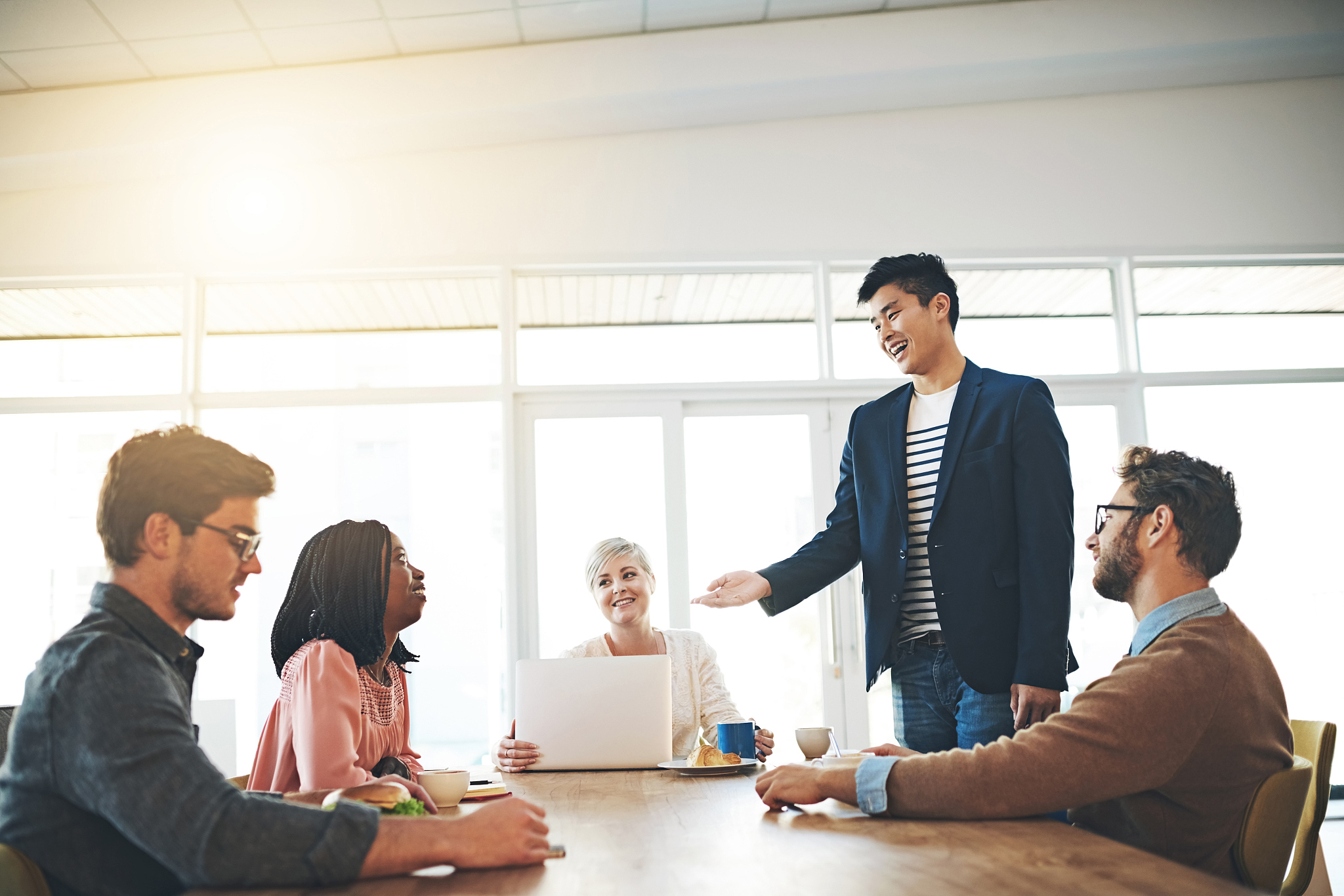 公司员工满意度影响因素研究现状综述