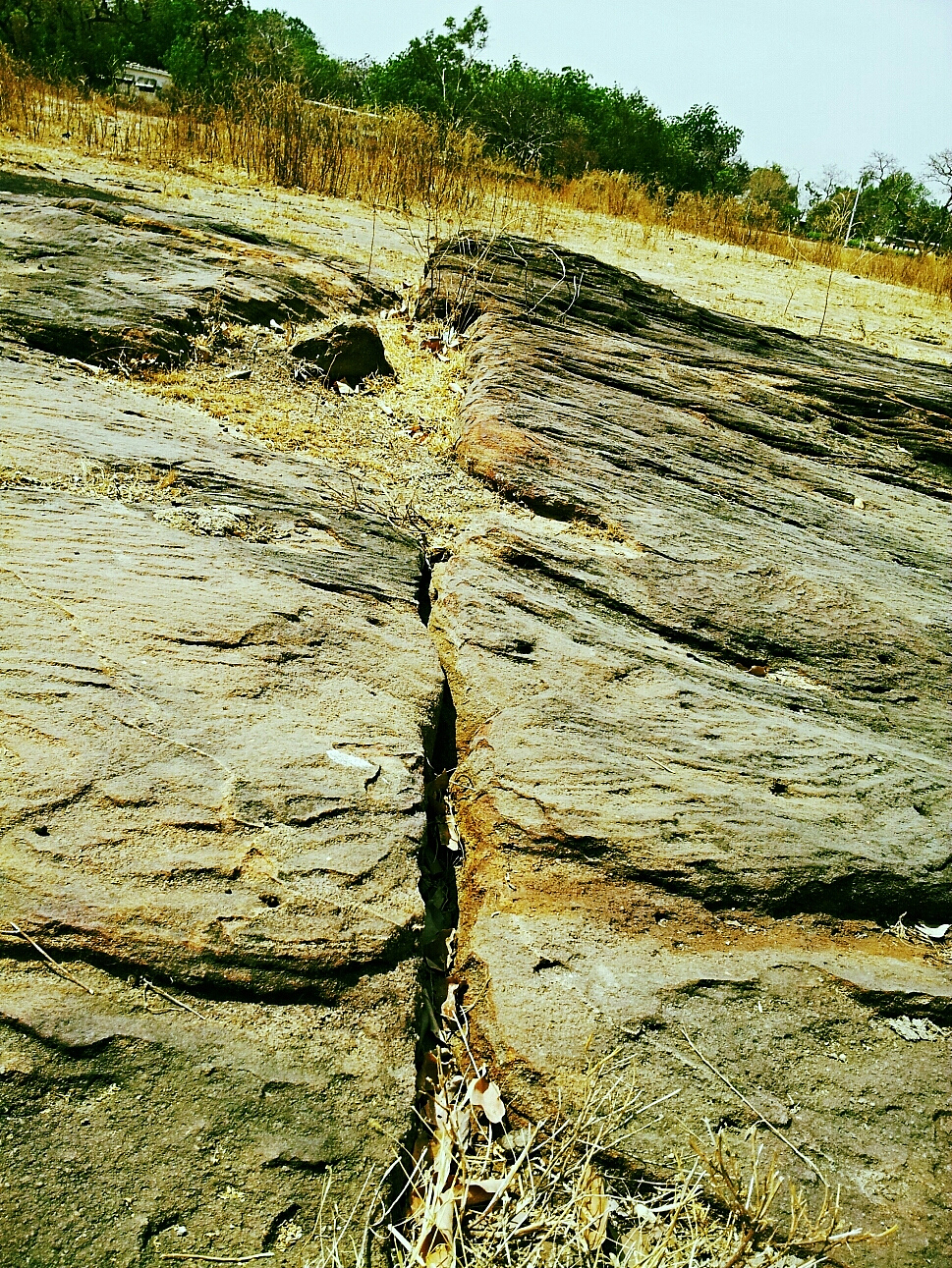 论述安宁区大砂沟的内力地质作用和外力地质作用