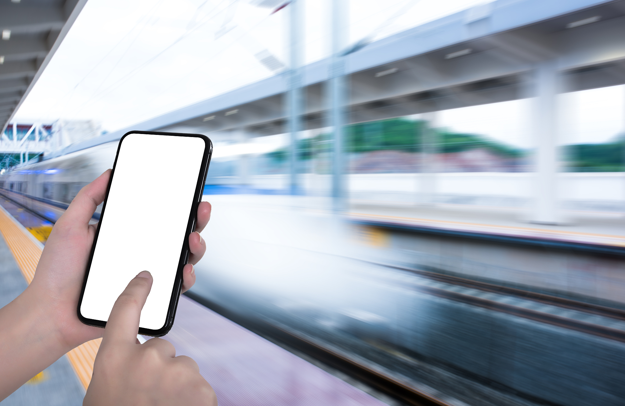 地铁、火车为什么不会超载？揭秘背后的设计与运营
