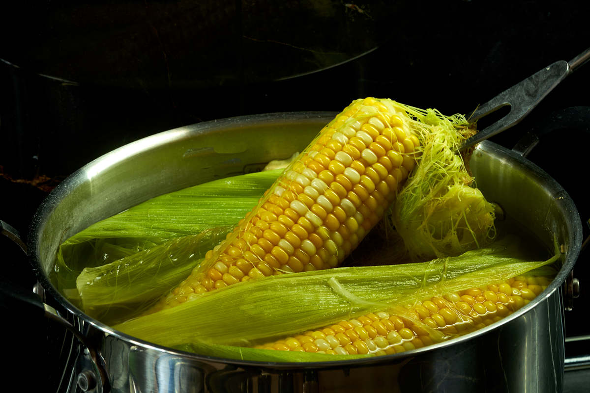 玉米煮多久才好吃？掌握技巧，轻松煮出香甜软糯！