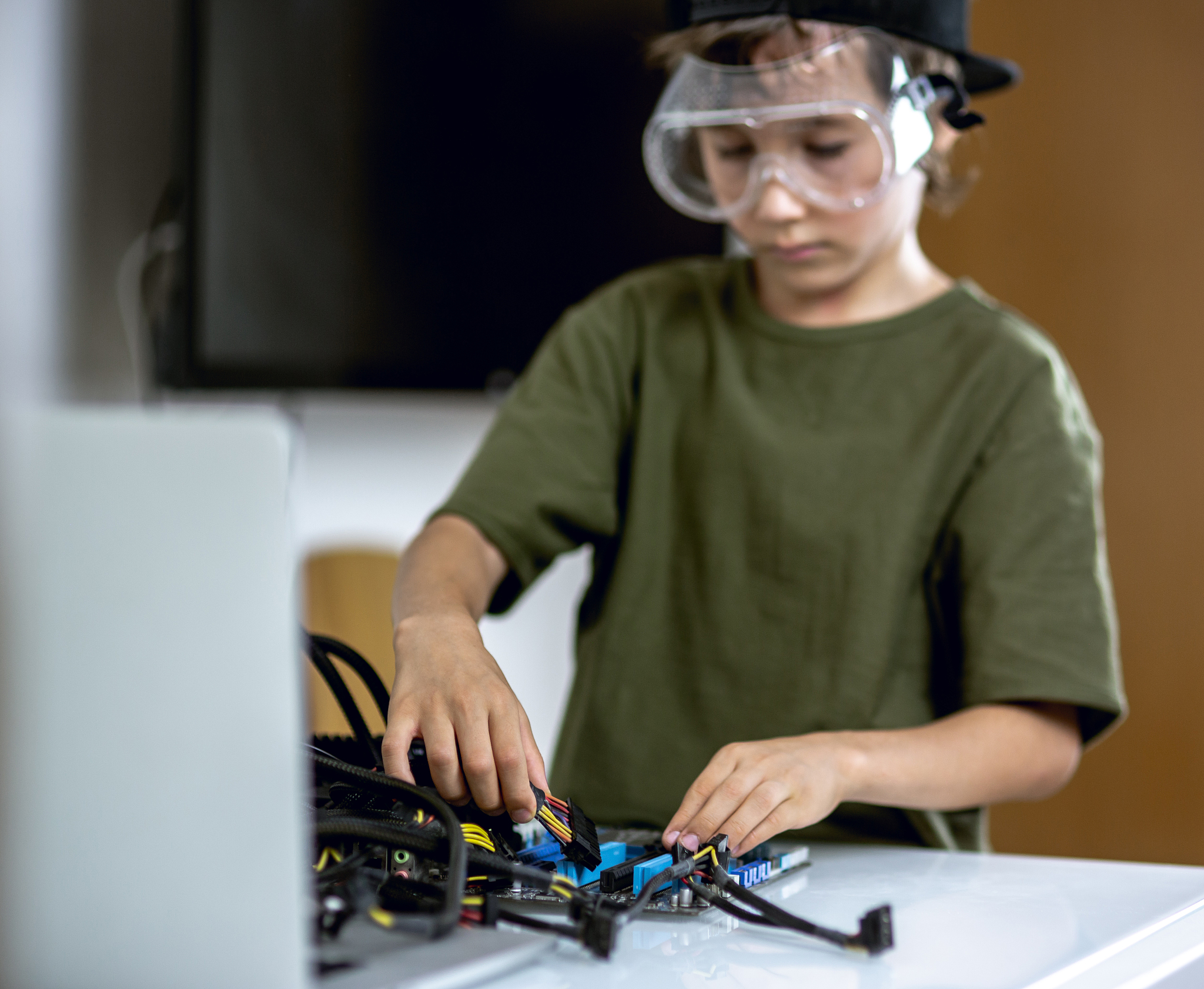 2019贵阳精工科技学校招生专业：机械、电子信息、计算机等热门专业