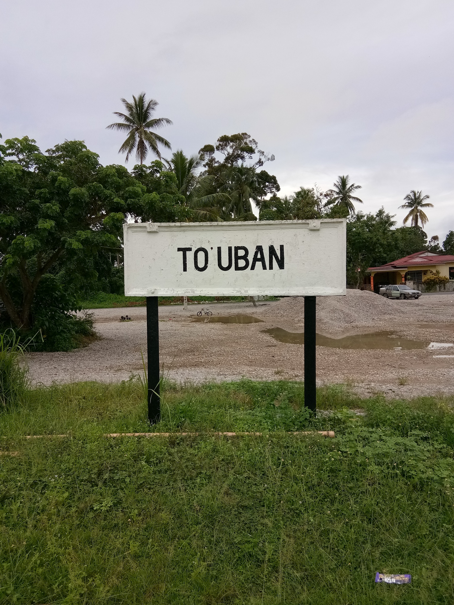 由于承运人未能良好保管货物收货人由于货损索赔70000美金提单注明箱内一共有1960箱共计23520千克货物。目前一特别提款权等于11美元据此请回答以下问题Please review the claim and advise if members can limit their liability under the HVR