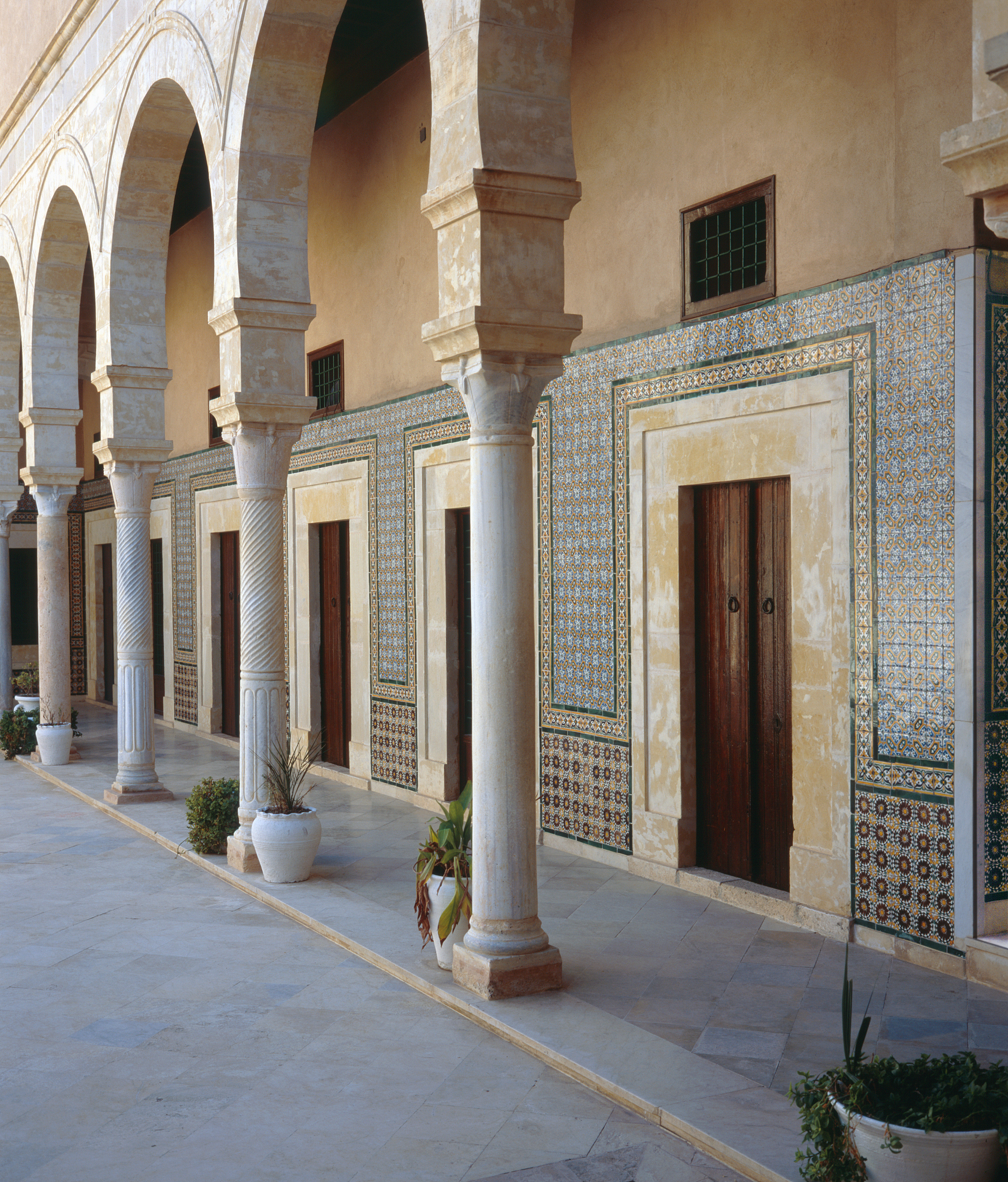 平凉旅游学校2022年招生简章 - 报名时间、条件、专业及优势