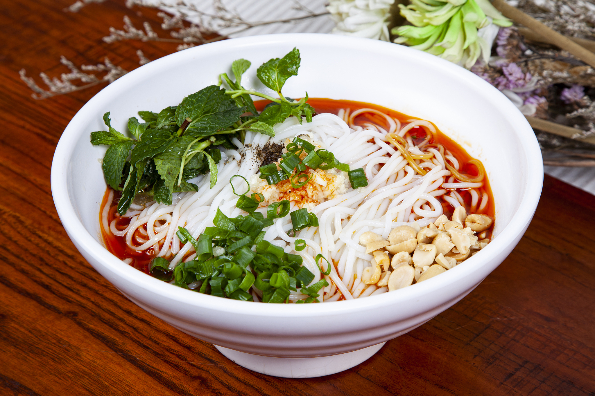 美味米线，口感Q弹，配料丰富，香气扑鼻！