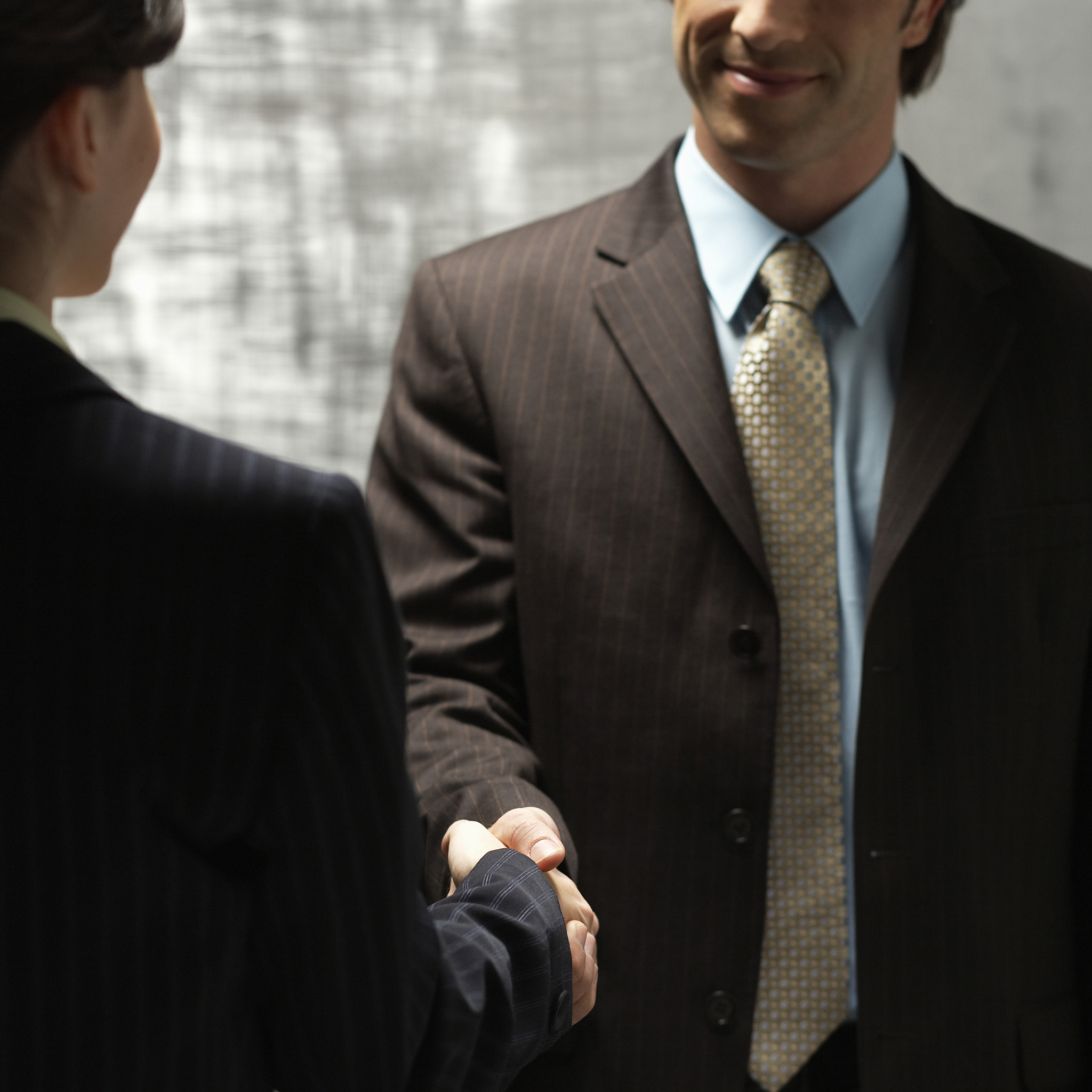 绅士文化对现代社会的影响：优雅与挑战并存