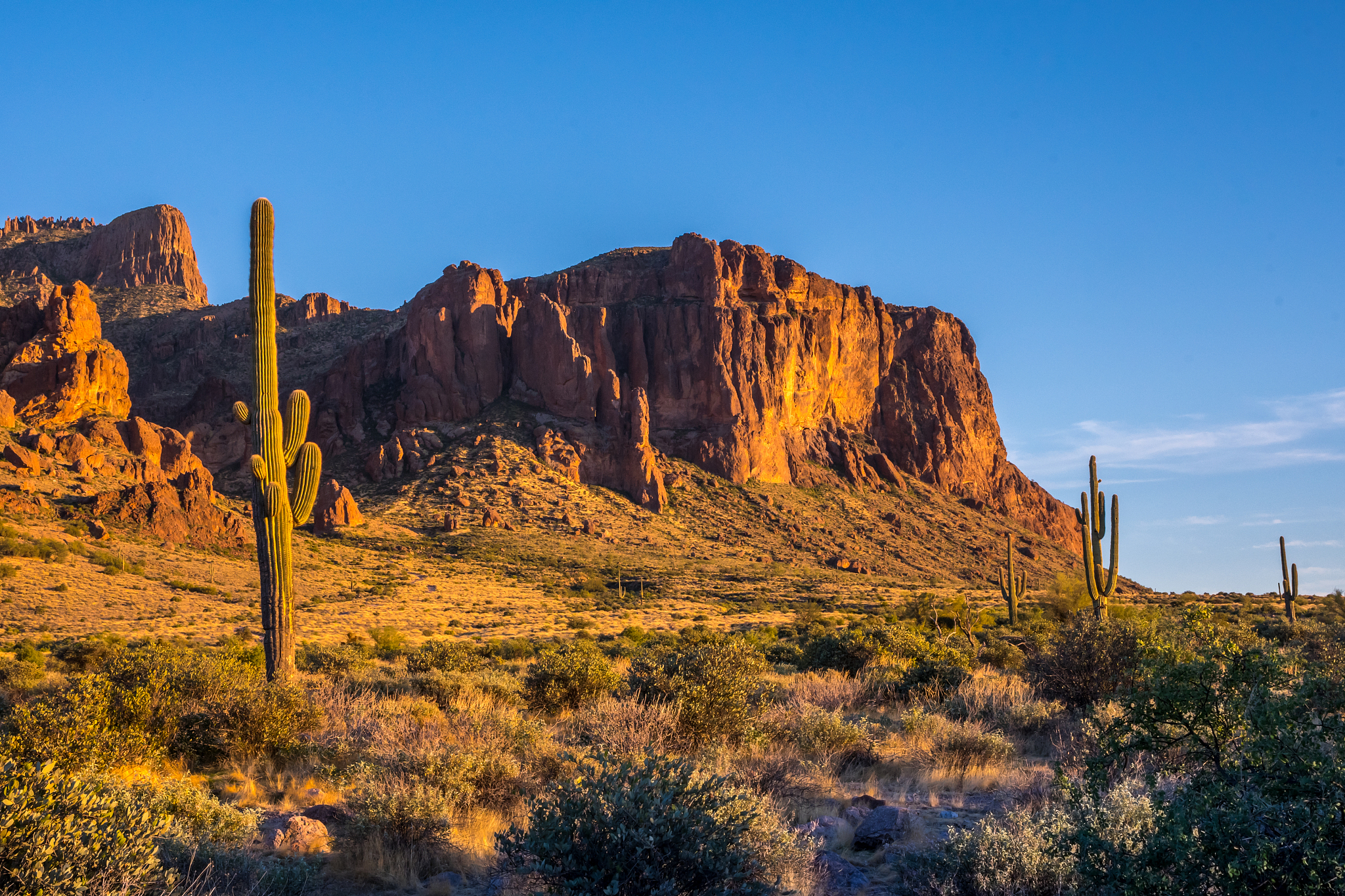 superstition mountains in lost dutchman sp, arizona