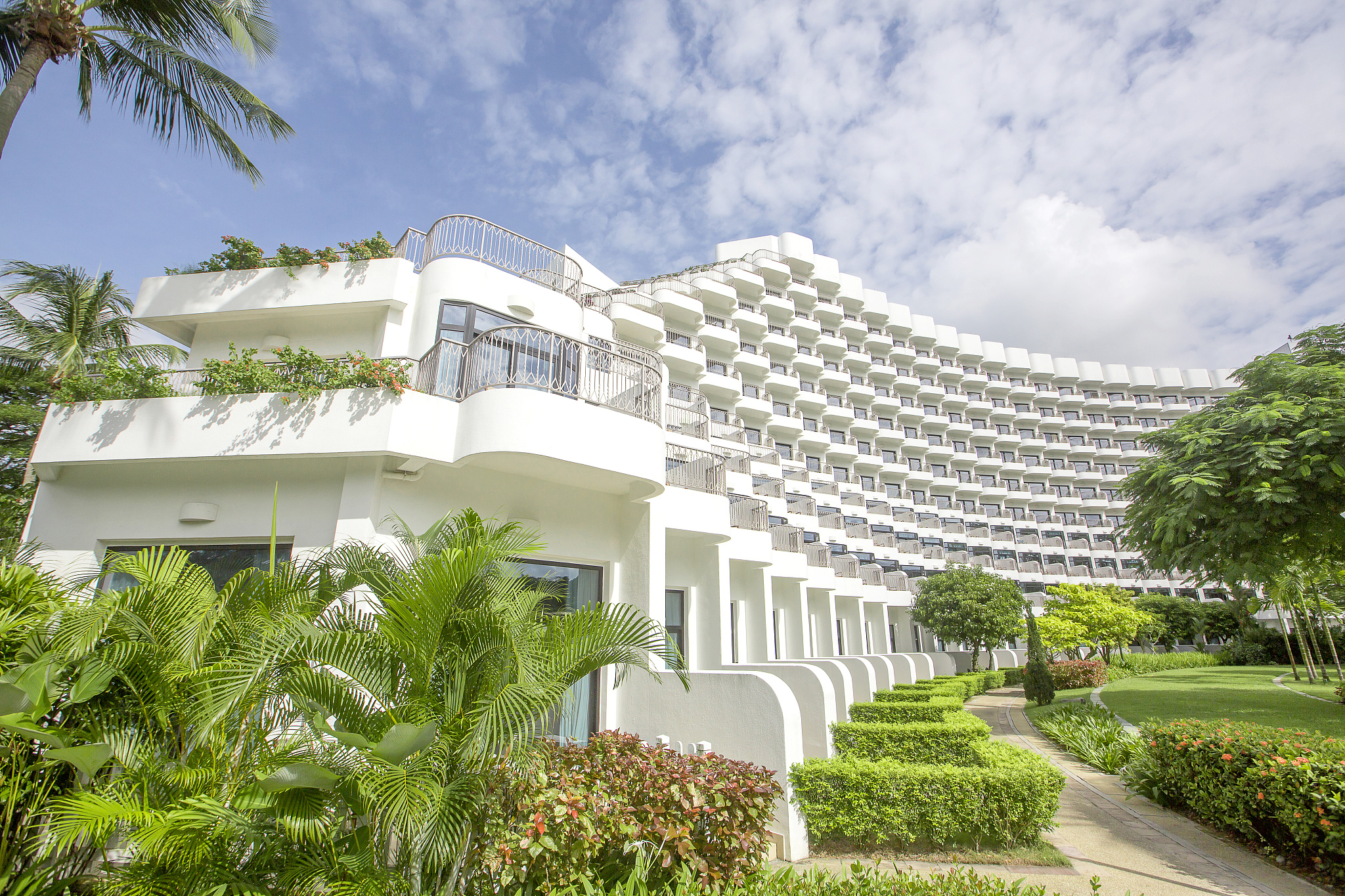 following the merger of Shangri-La Hotel its size has grown substantially There are now more restaurants and hotels located outside the city in addition to the ones already present The number of emplo