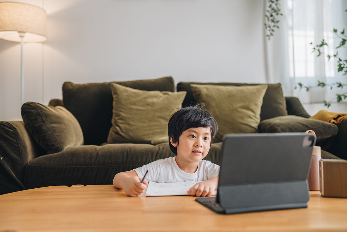 重庆幼师专科学校男生当幼师的优势 - 为孩子成长贡献力量