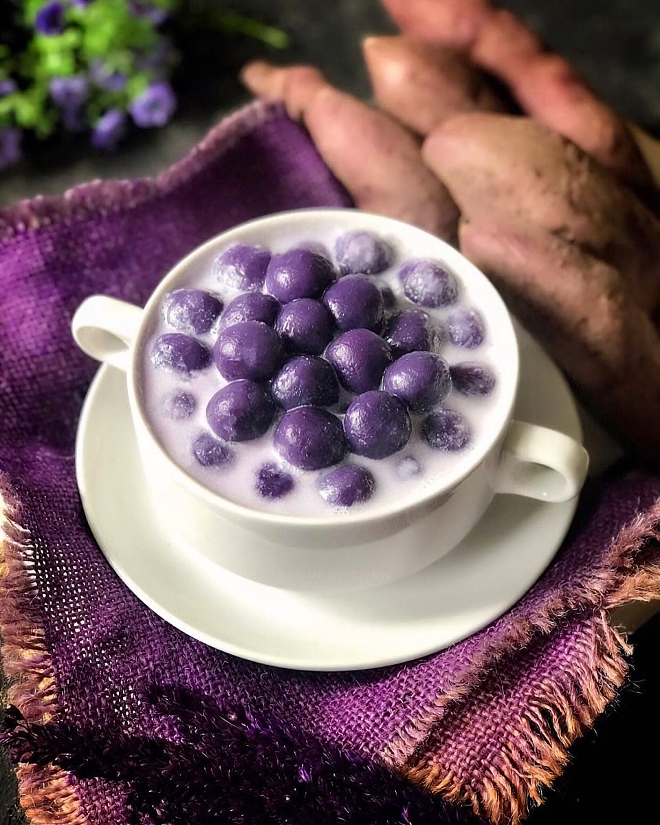 芋泥紫薯粗粮糊 使用槟榔芋头 紫薯和燕麦、宁化糯薏仁等谷物进行熬煮 写200字作文介绍特点