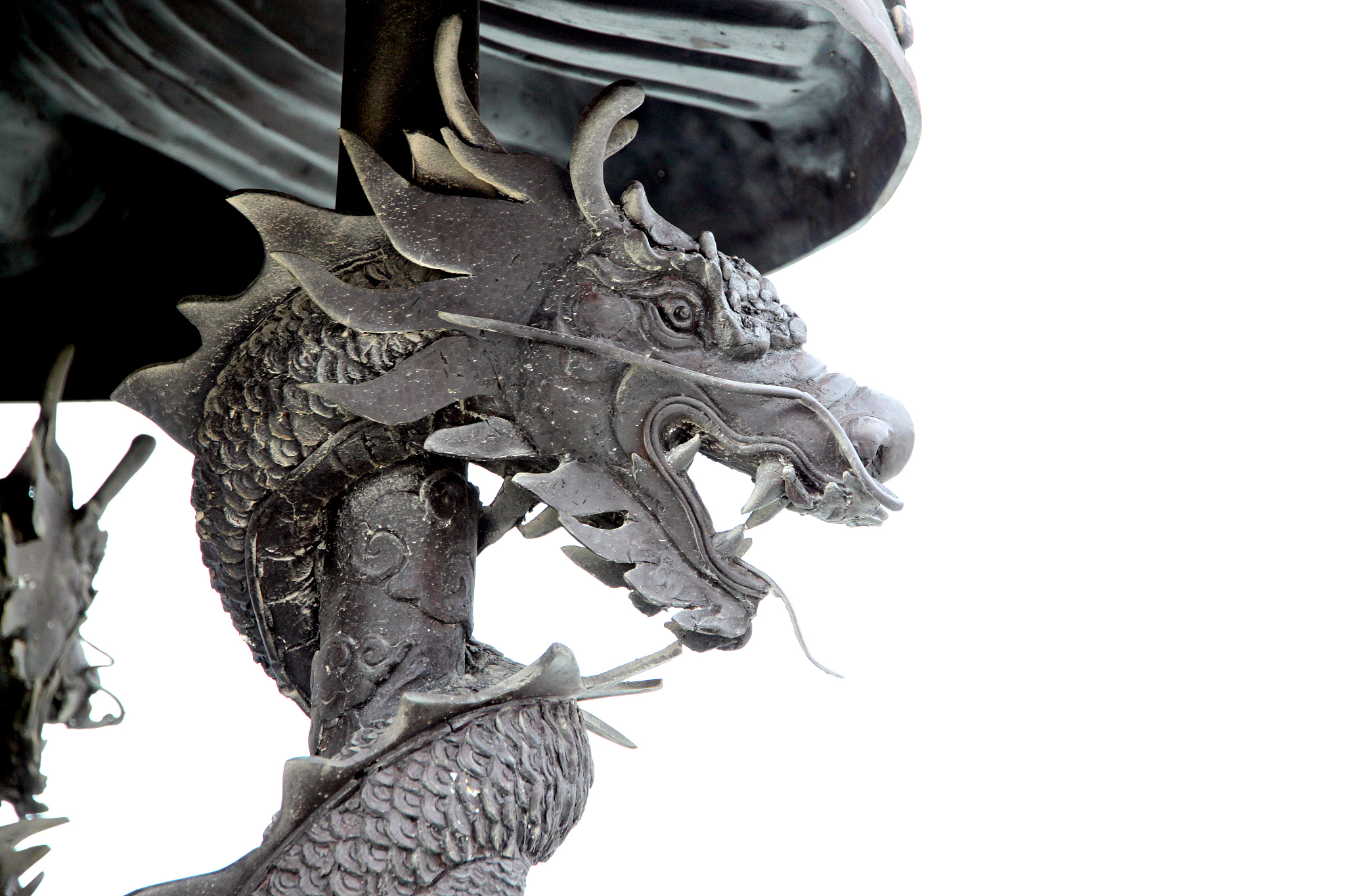 black dragon statues in chinese temple.